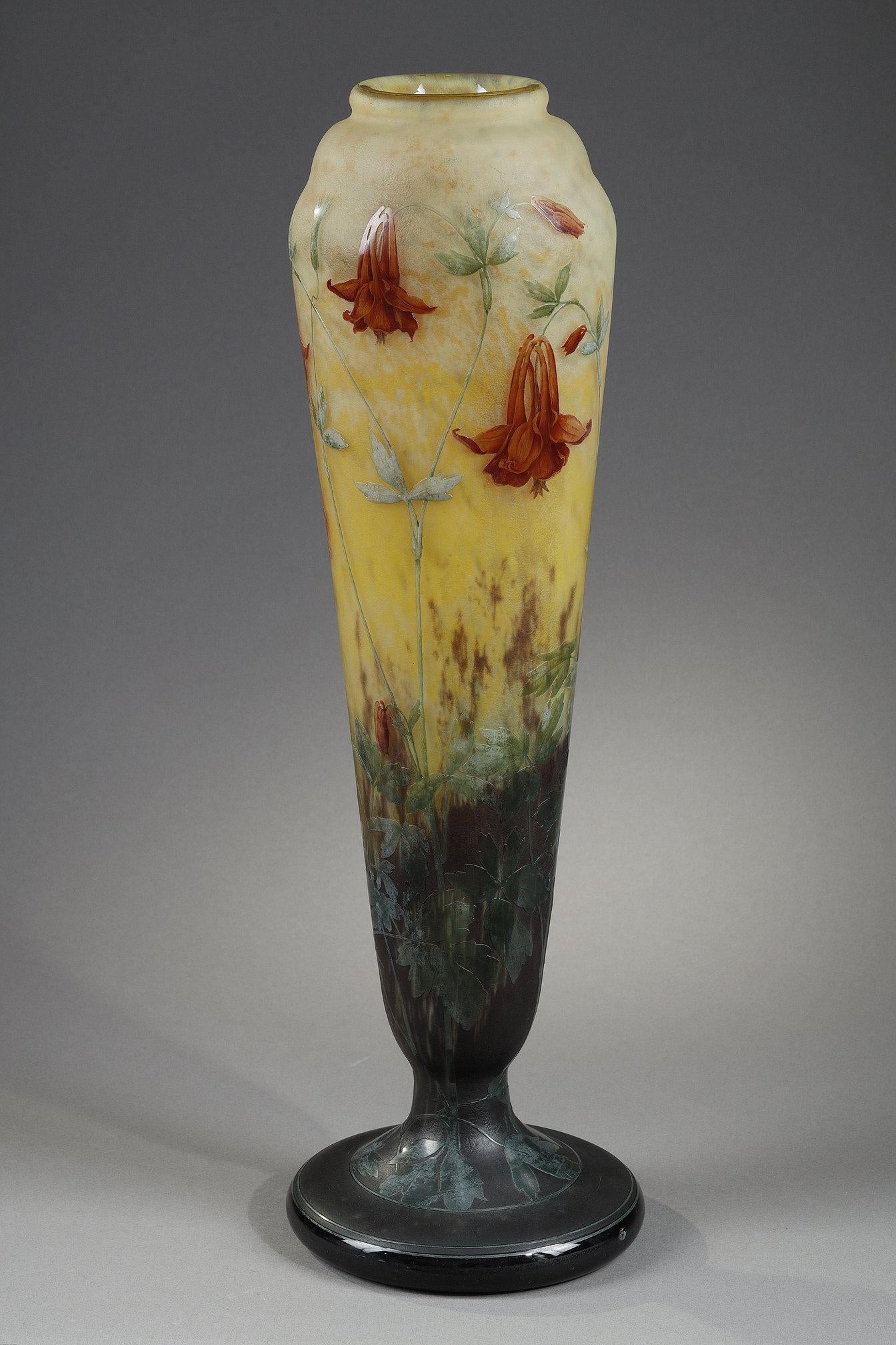 Vaso con aquilegie in vendita 9