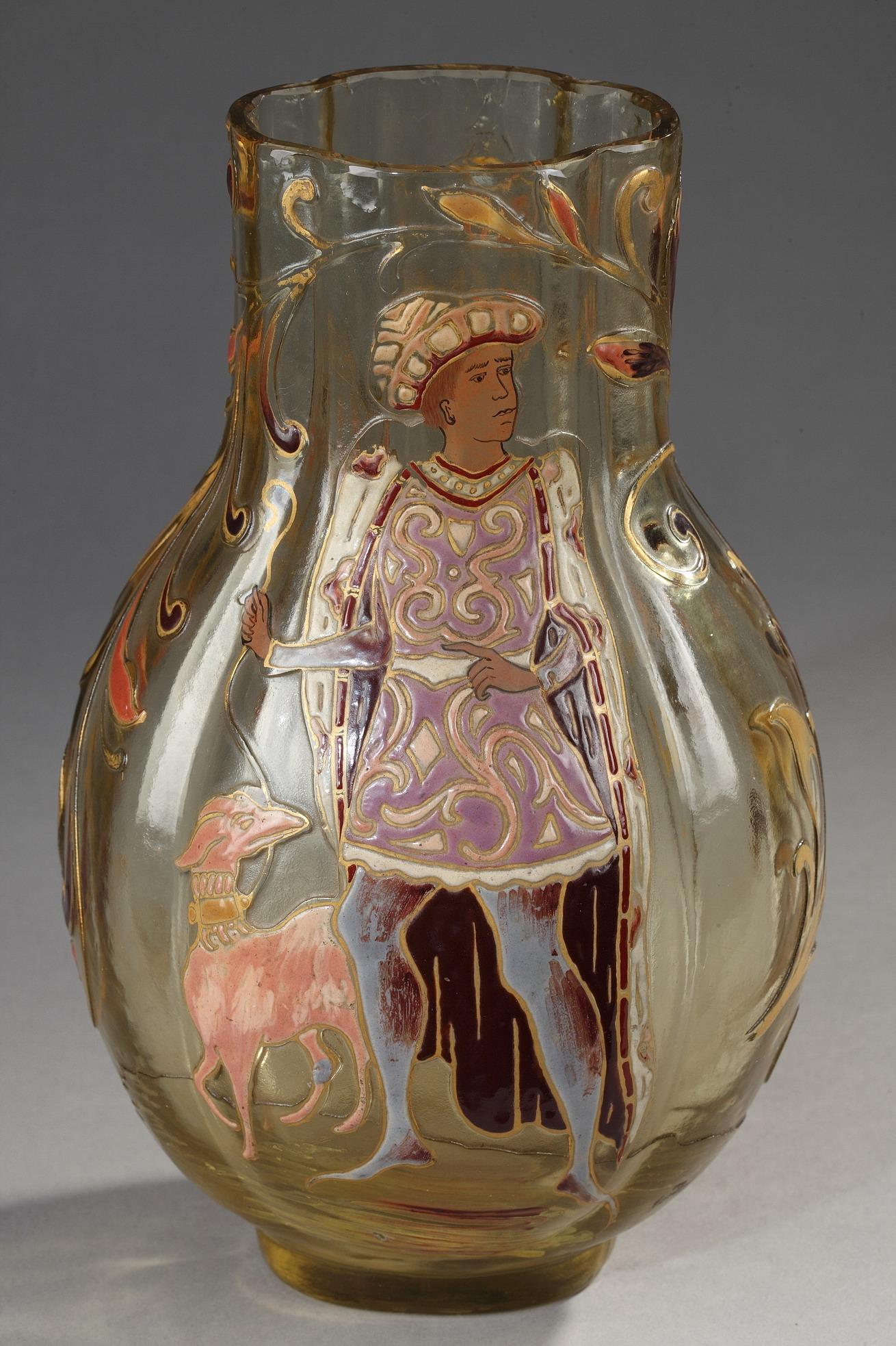 Vase Cristallerie avec décor du Earlier Times (« Temps Jadis ») - Art nouveau Art par Émile Gallé