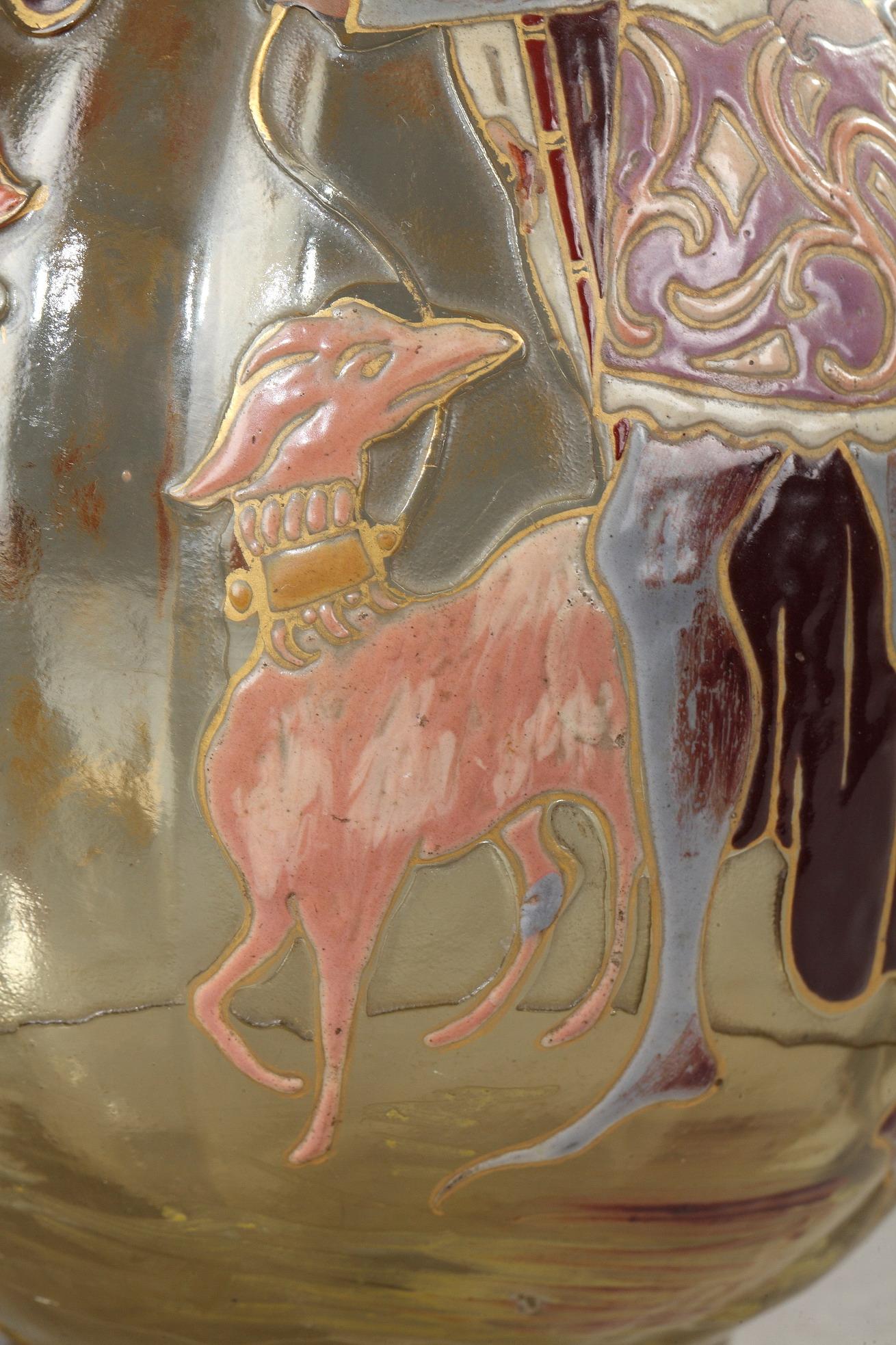 Vase Cristallerie avec décor du Earlier Times (« Temps Jadis ») en vente 3