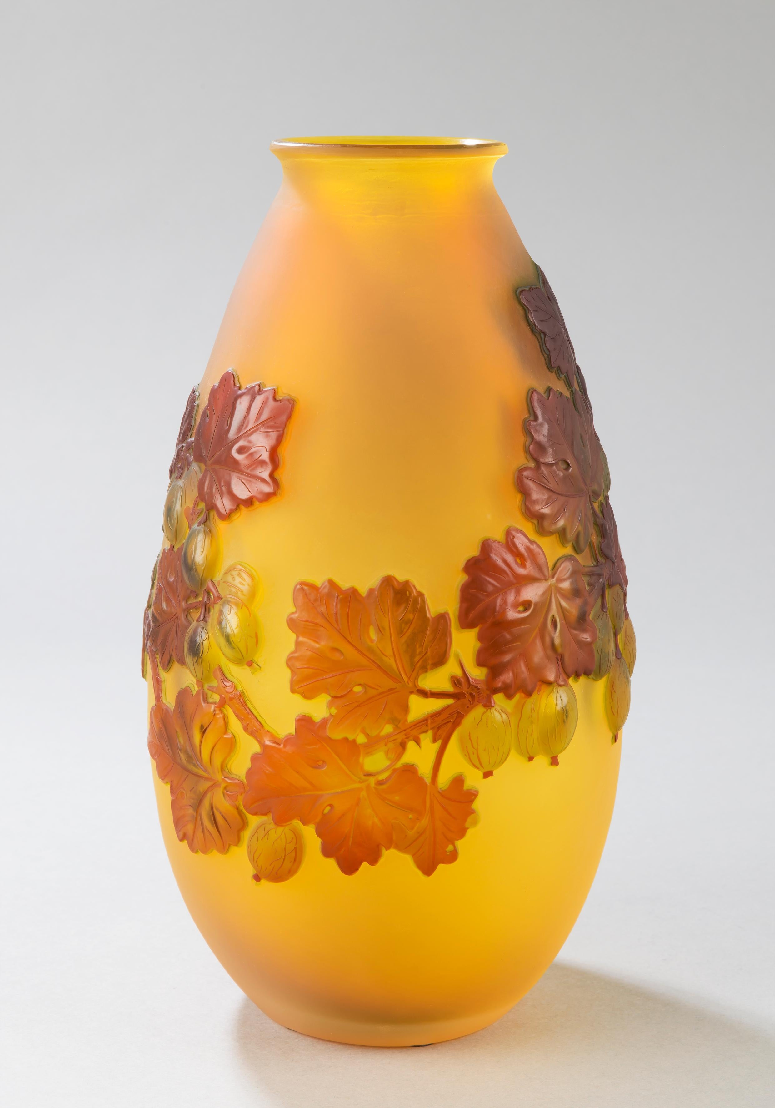 Soufflé Vase with Gooseberries - Art Nouveau Art by Émile Gallé
