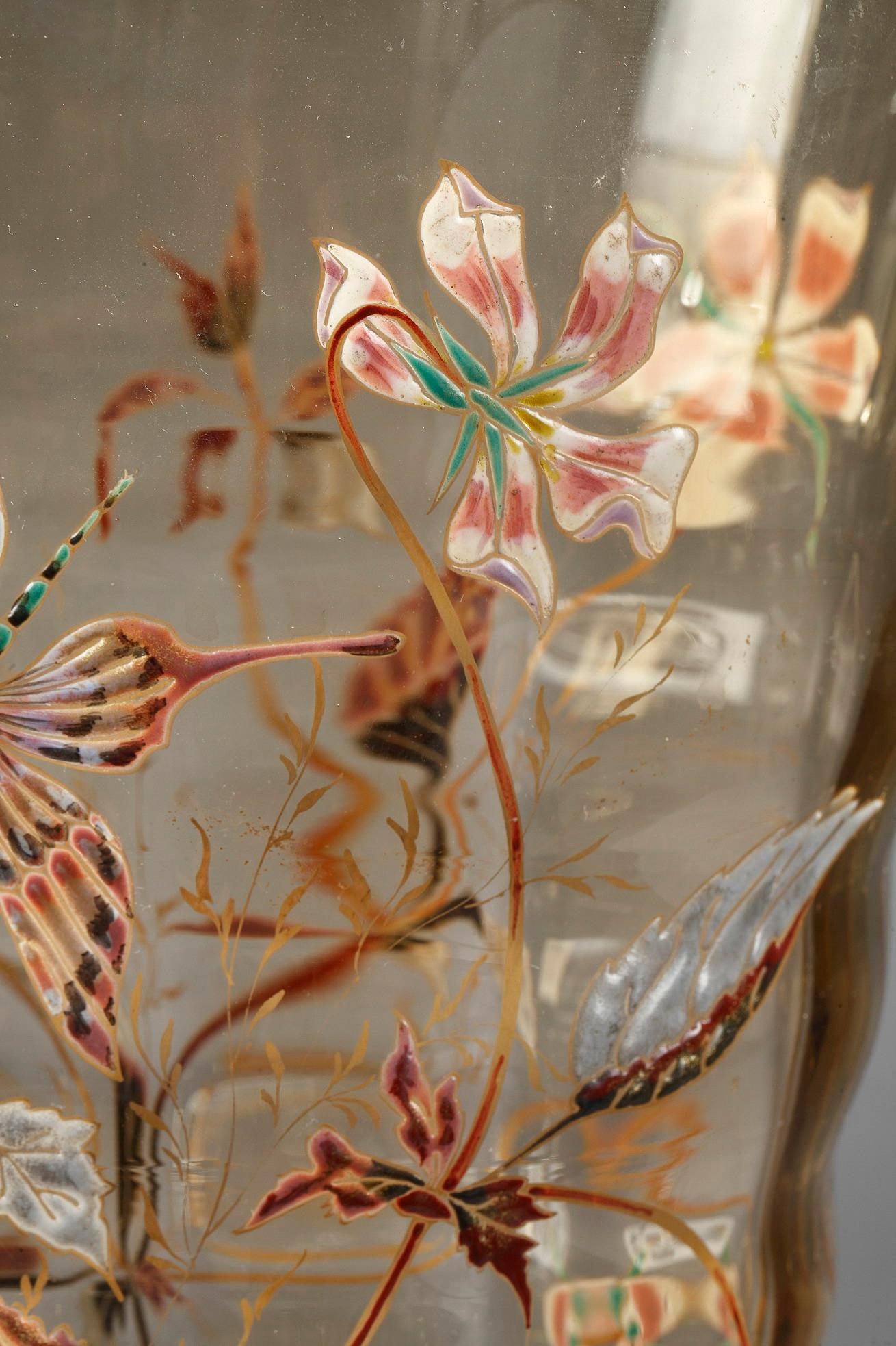 Vase Cristallerie mit Pflanzen und Schmetterlingen im Angebot 1