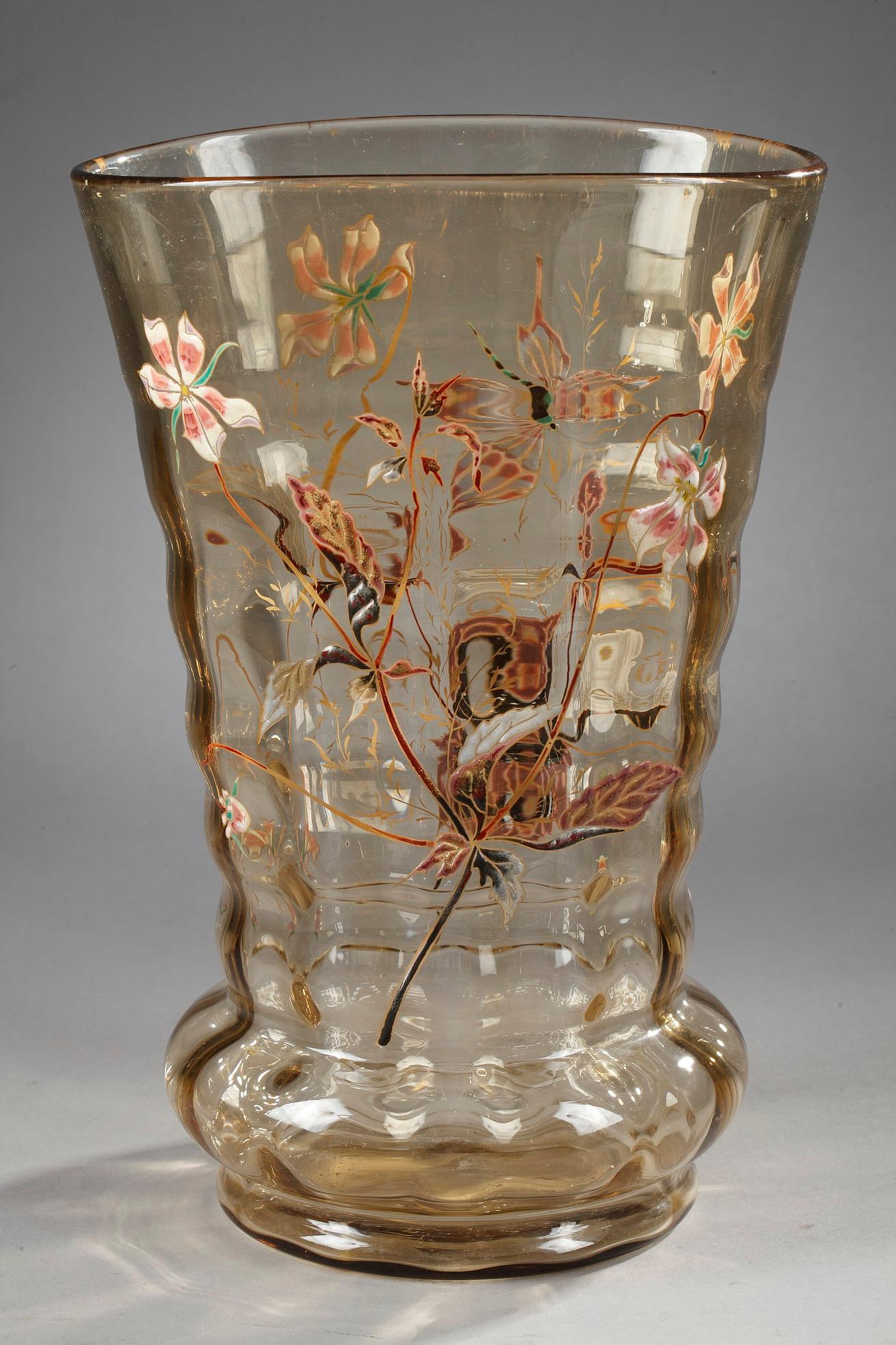 Vase Cristallerie mit Pflanzen und Schmetterlingen im Angebot 3