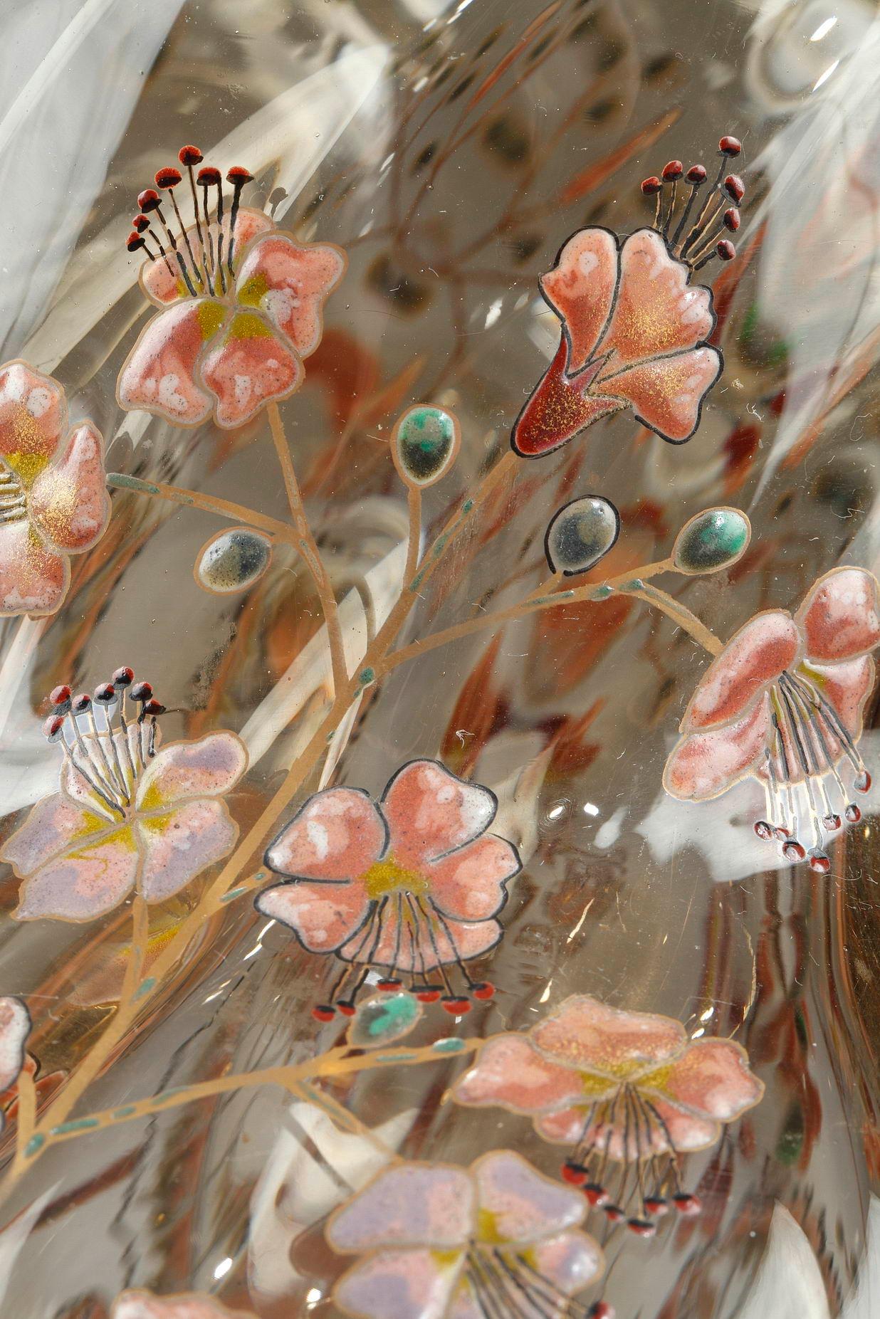 Vase Cristallerie avec branches de fleurs de cerisier
par Emile GALLE (1846-1904)

Vase appelé 