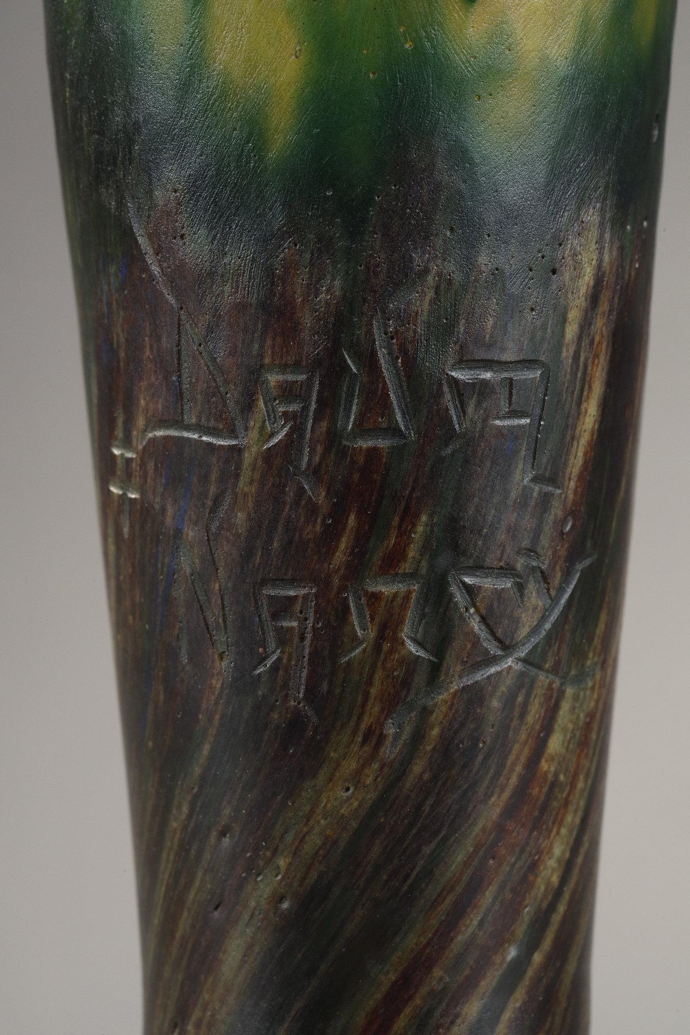 Vase with sloes For Sale 9