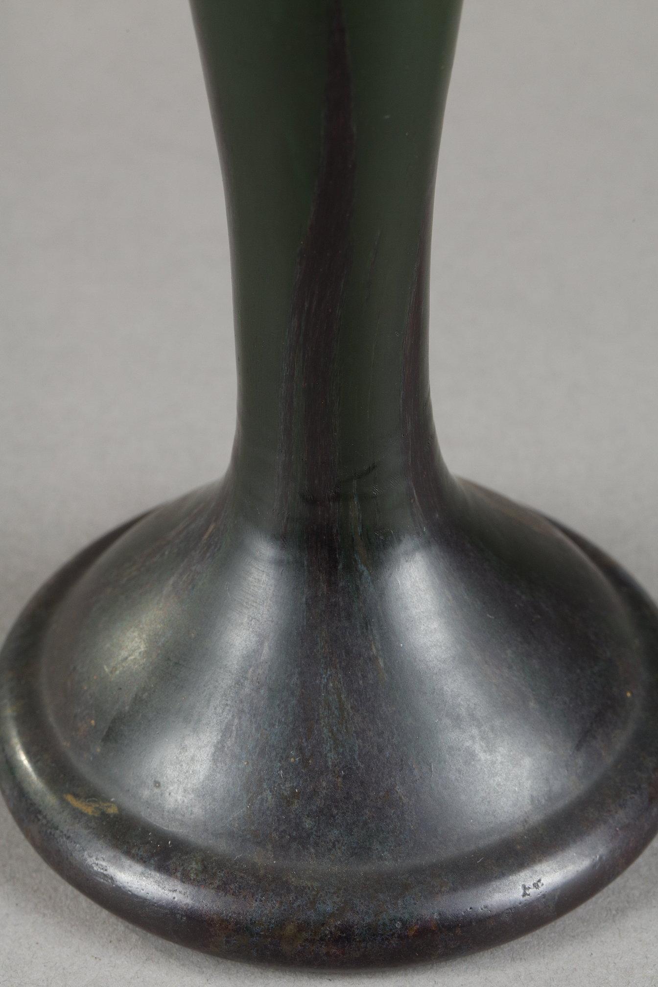 Vase with sloes For Sale 4
