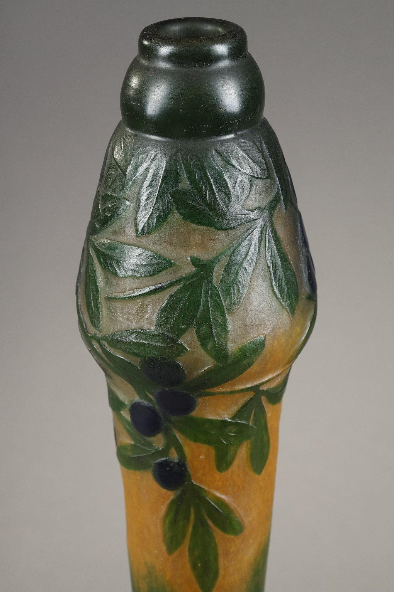 Vase with sloes For Sale 2