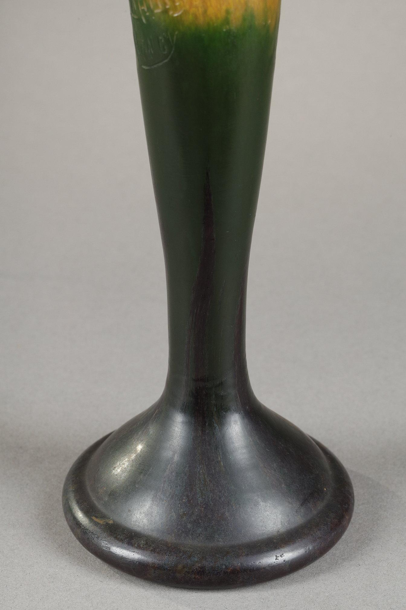 Vase with sloes For Sale 5