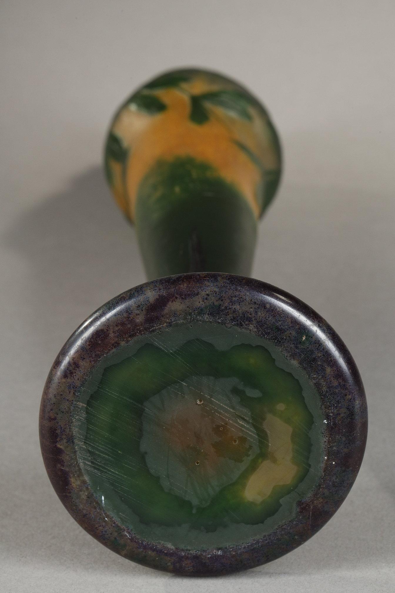 Vase with sloes For Sale 6