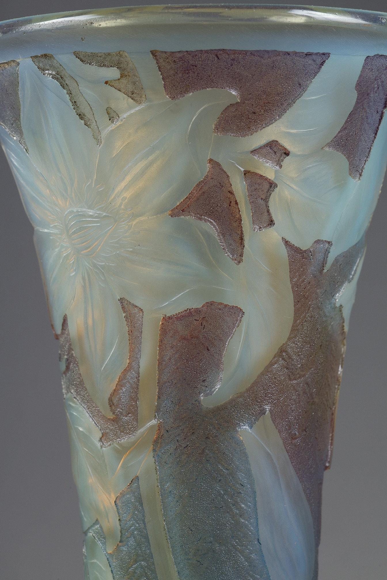 Vase mit Clematis im Angebot 5