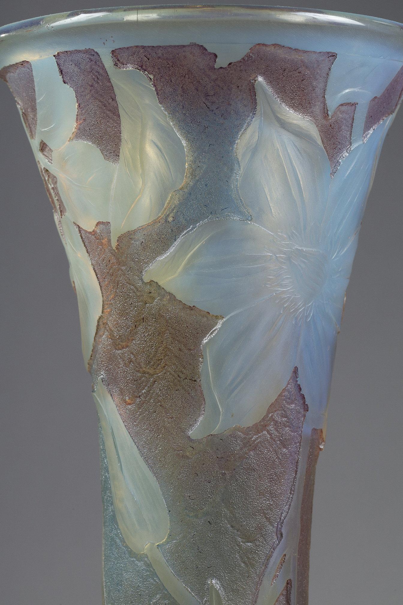 Vase mit Clematis im Angebot 6