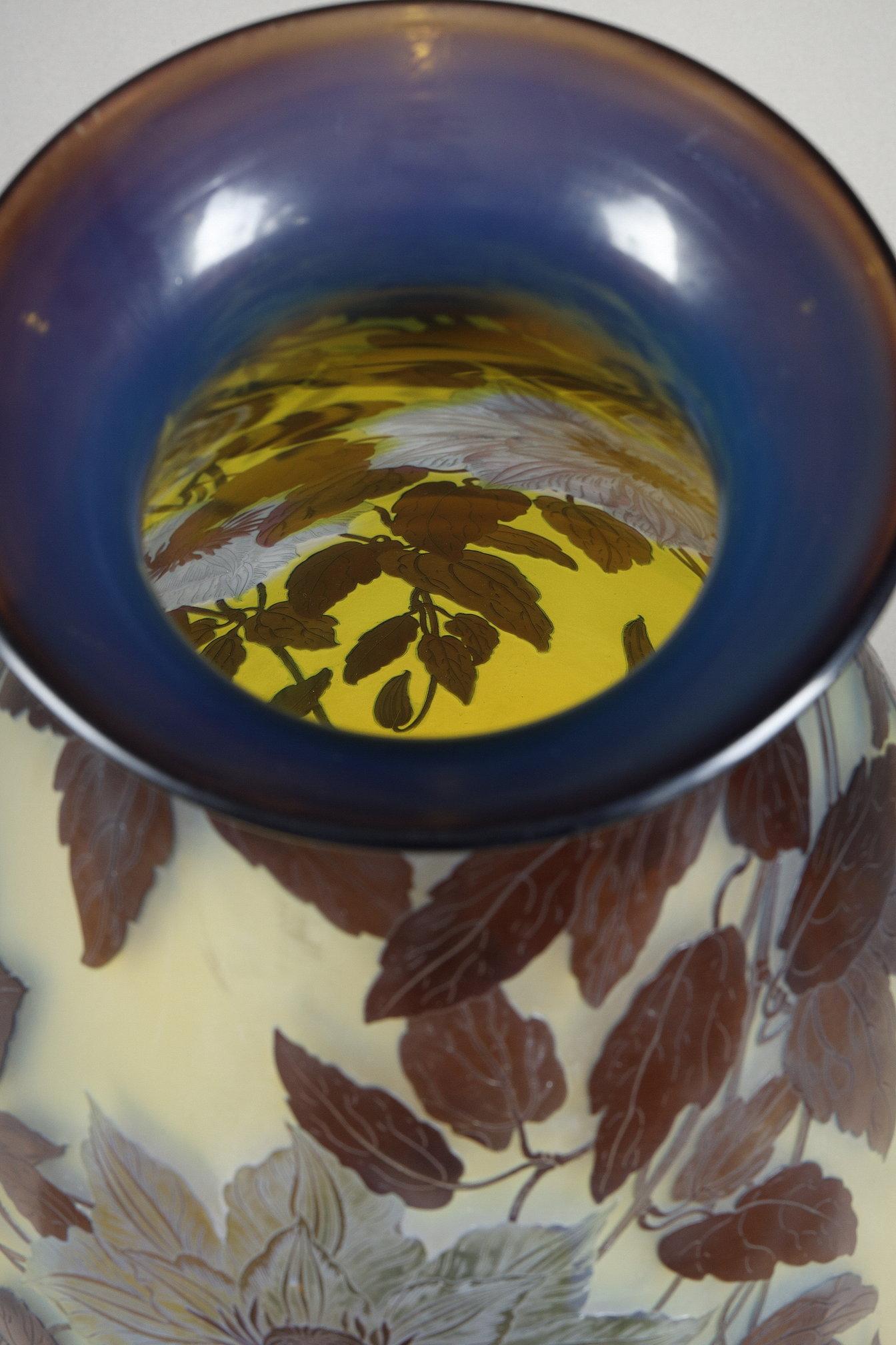 Vaso importante con Clematis in vendita 4