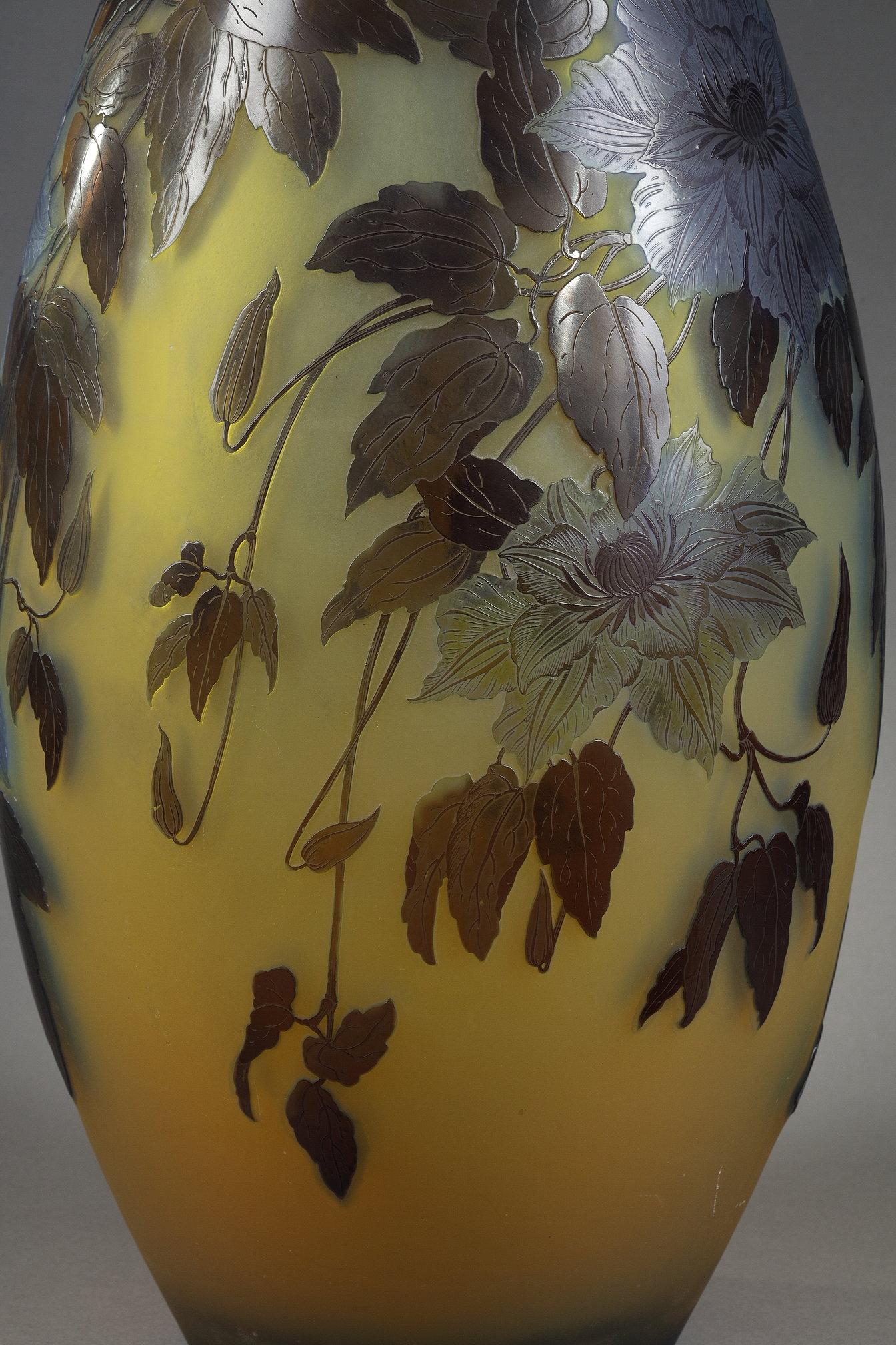 Vaso importante con Clematis in vendita 6