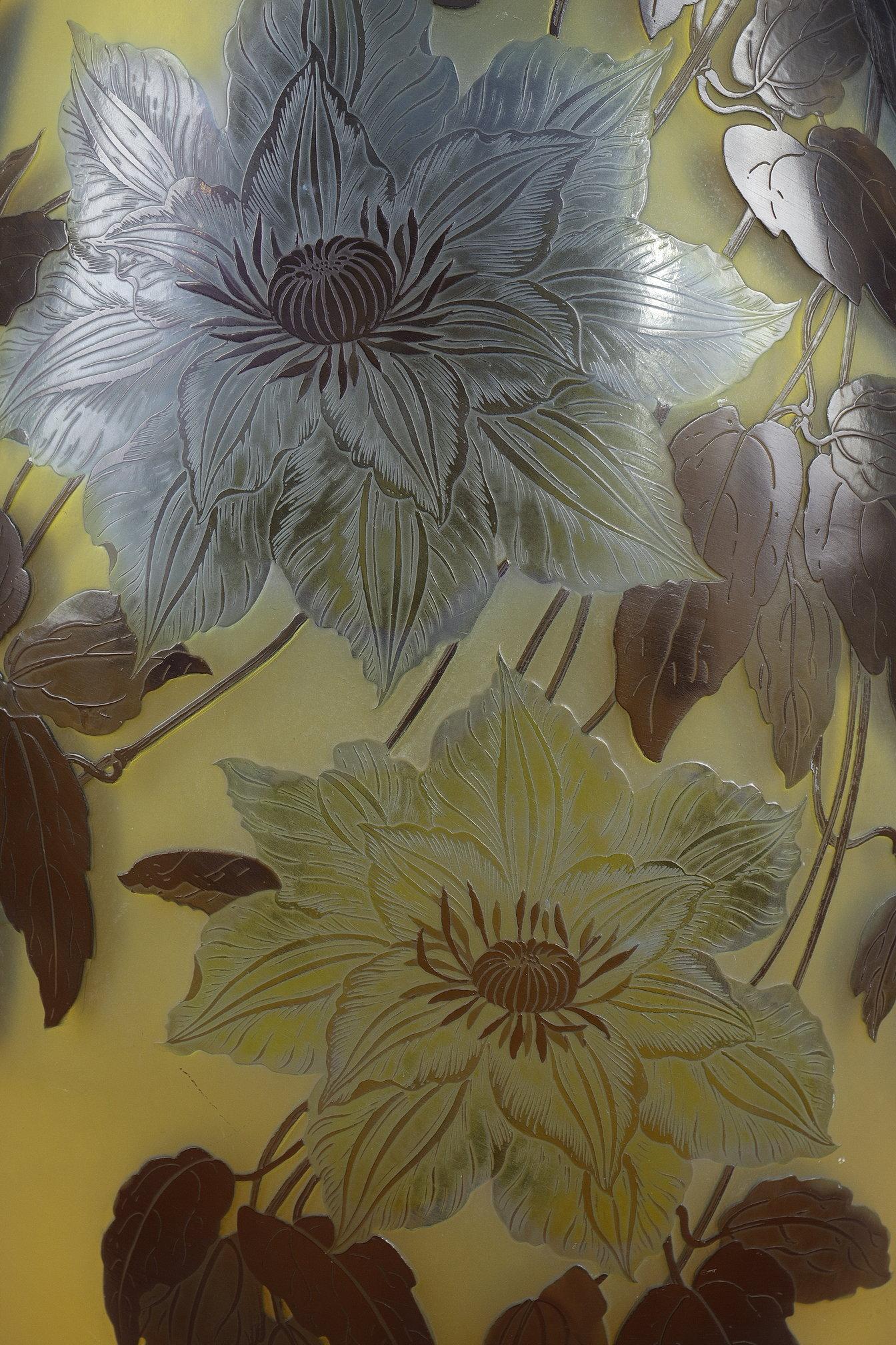 Vaso importante con Clematis in vendita 1