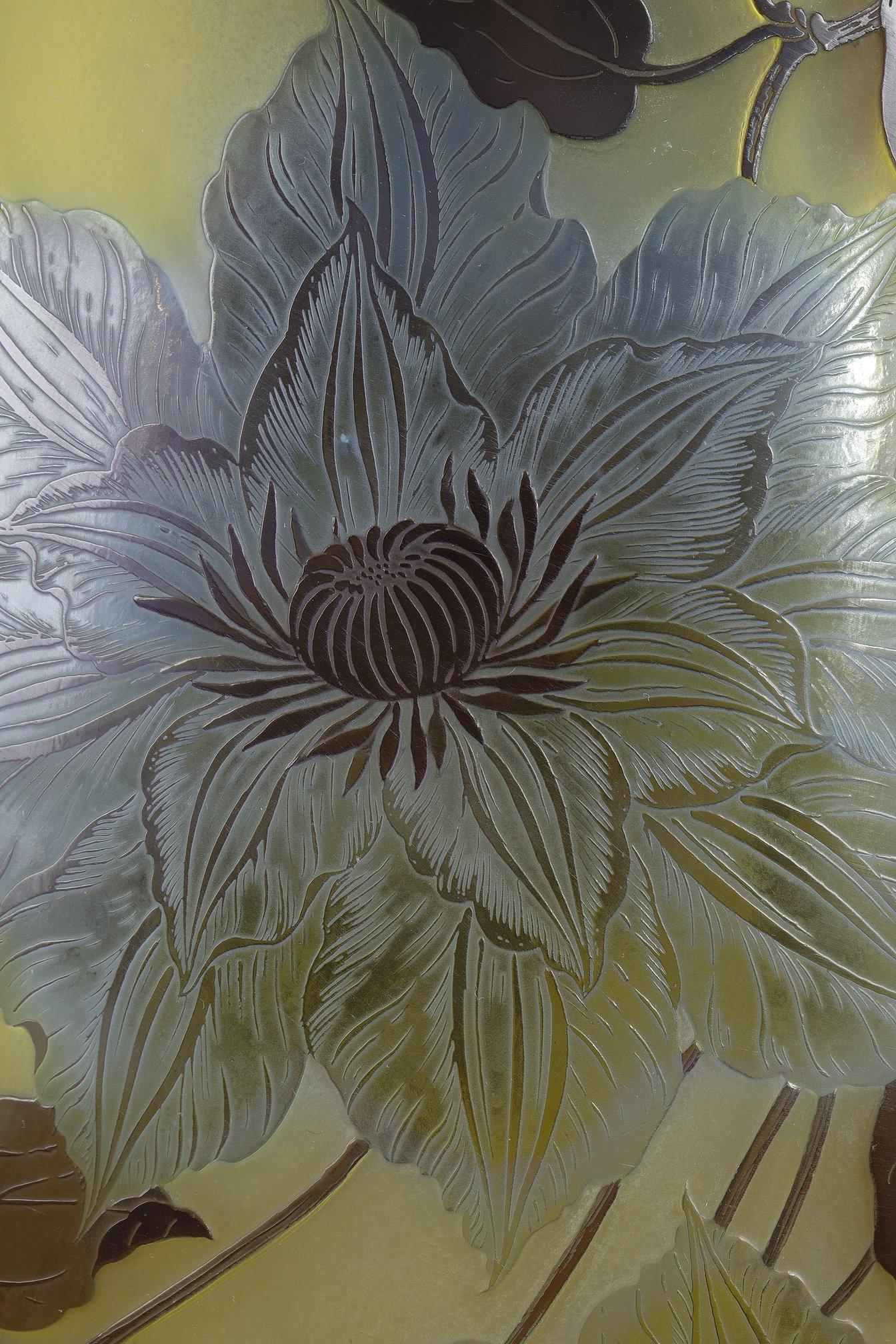 Vaso importante con Clematis in vendita 2