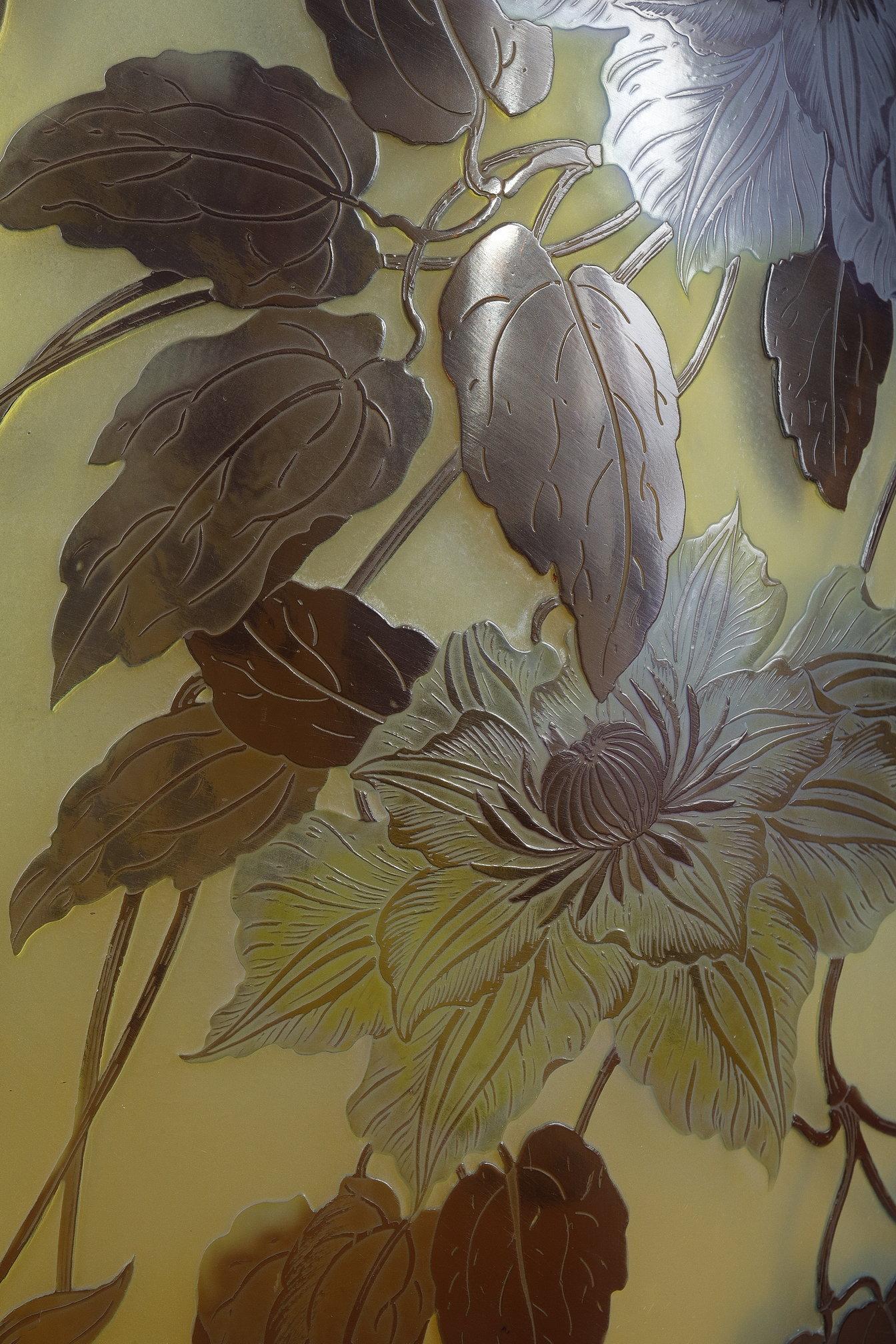 Vaso importante con Clematis in vendita 7