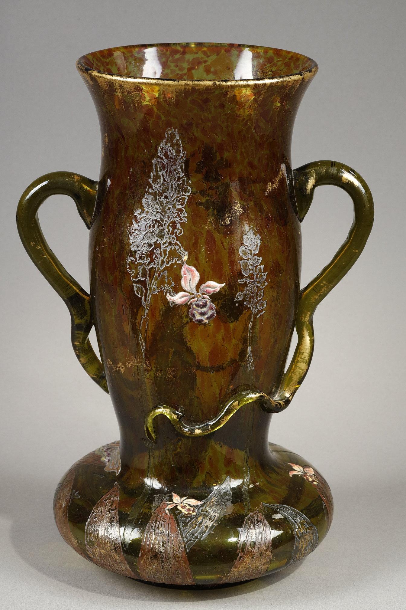 Cristallerie – Vase with Lady's Slipper For Sale 3