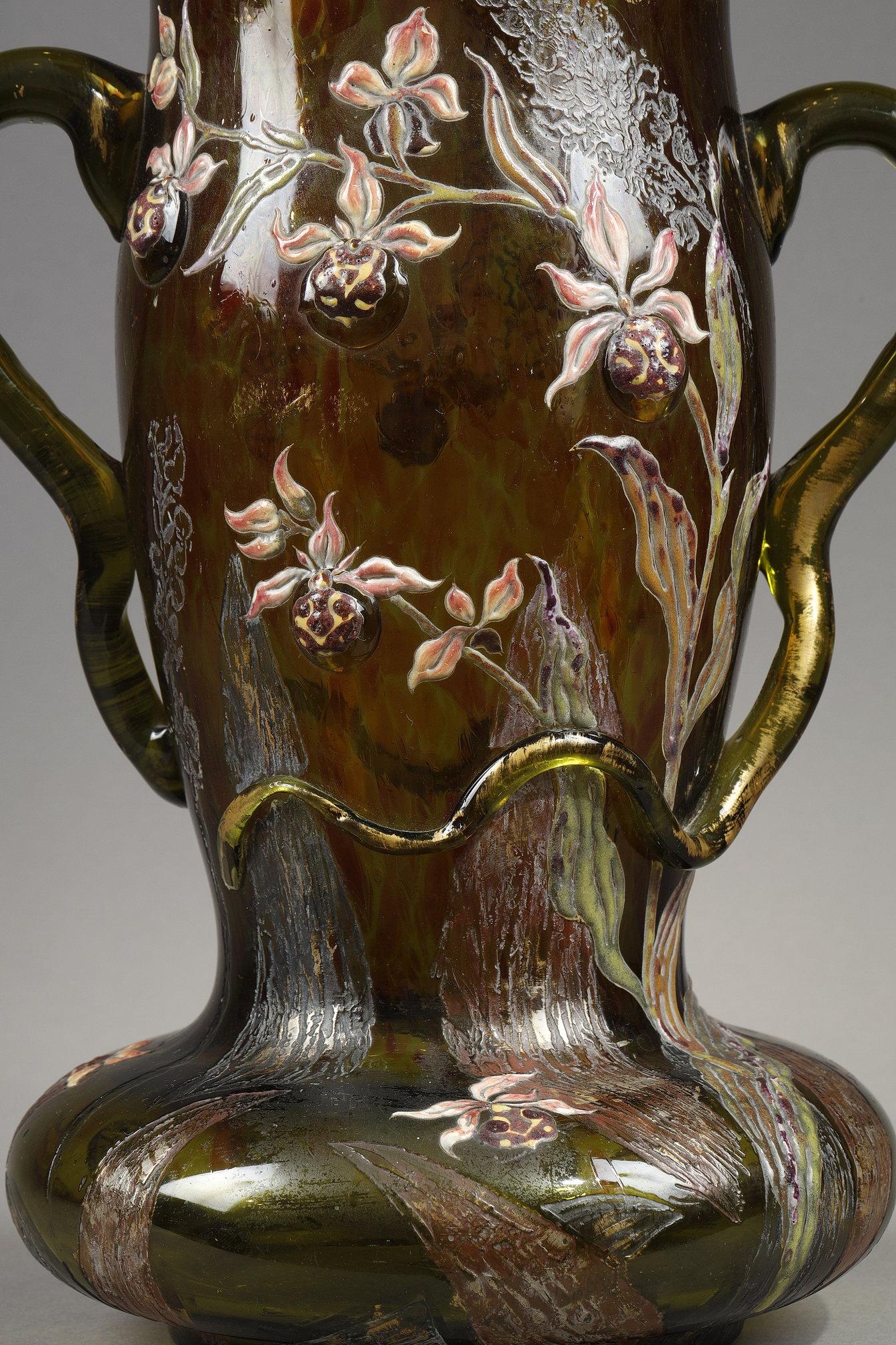 Cristallerie – Vase with Lady's Slipper - Art Nouveau Art by Émile Gallé