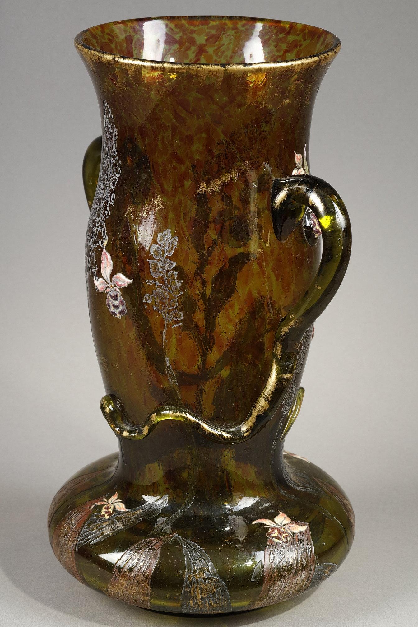 Cristallerie – Vase with Lady's Slipper For Sale 5