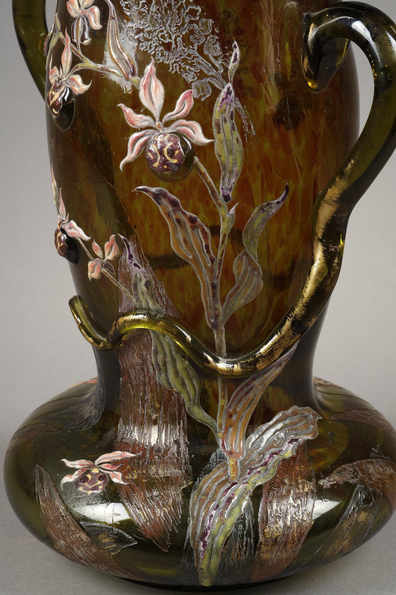 Cristallerie – Vase with Lady's Slipper For Sale 8