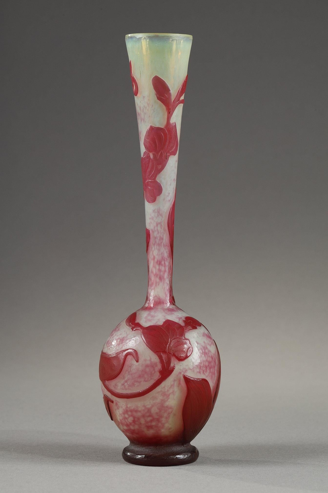 Vase with Sweet peas
by DAUM

A bud vase decorated with Sweet peas
Blown-molded multilayer glass
Acid-etched decoration in reserve and lightly wheel cut
Hammered background

Signed underneath 