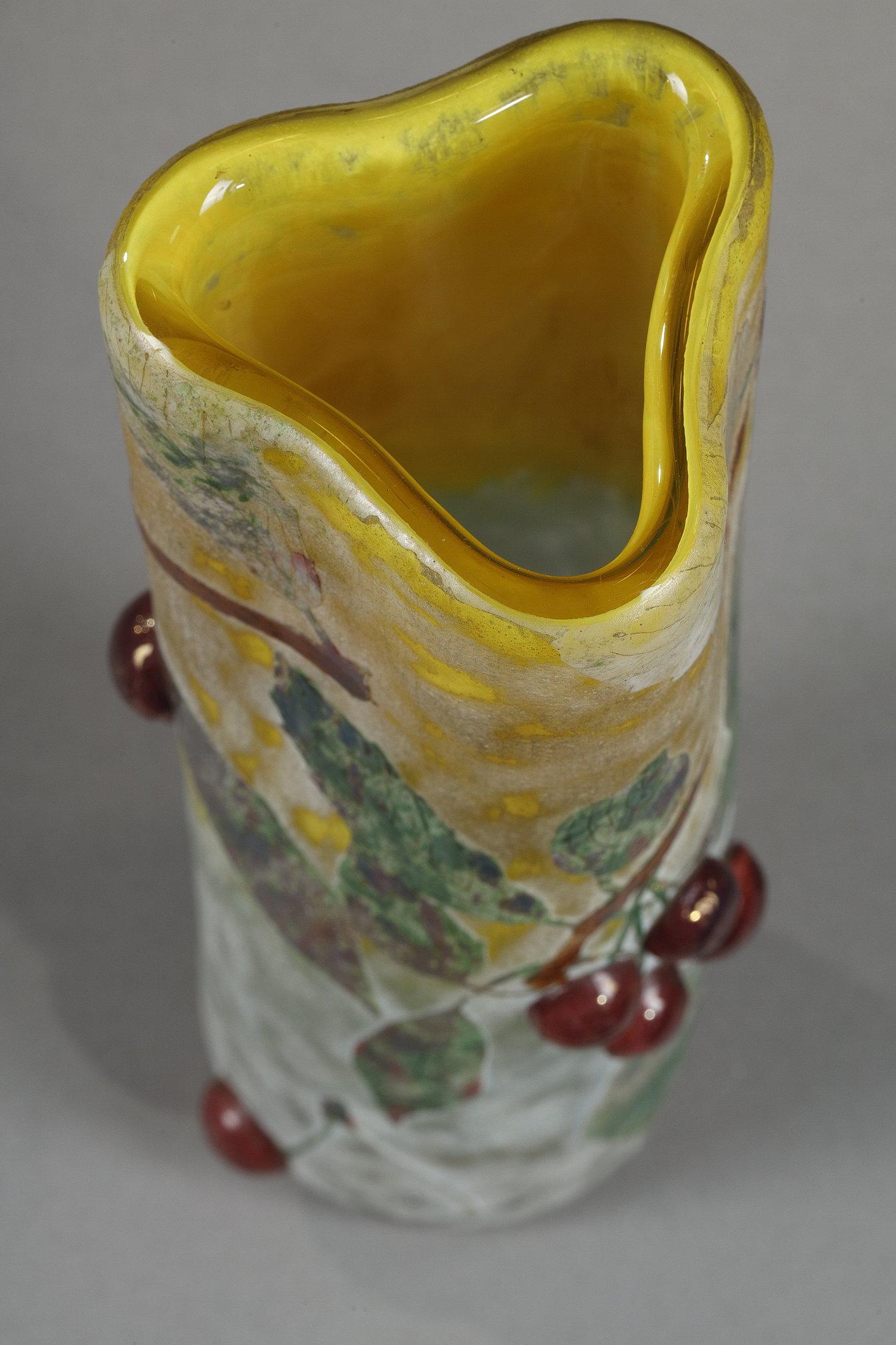 Vase avec cerises en vente 3