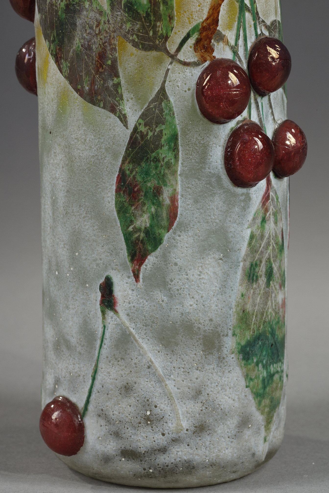 Vase avec cerises en vente 2