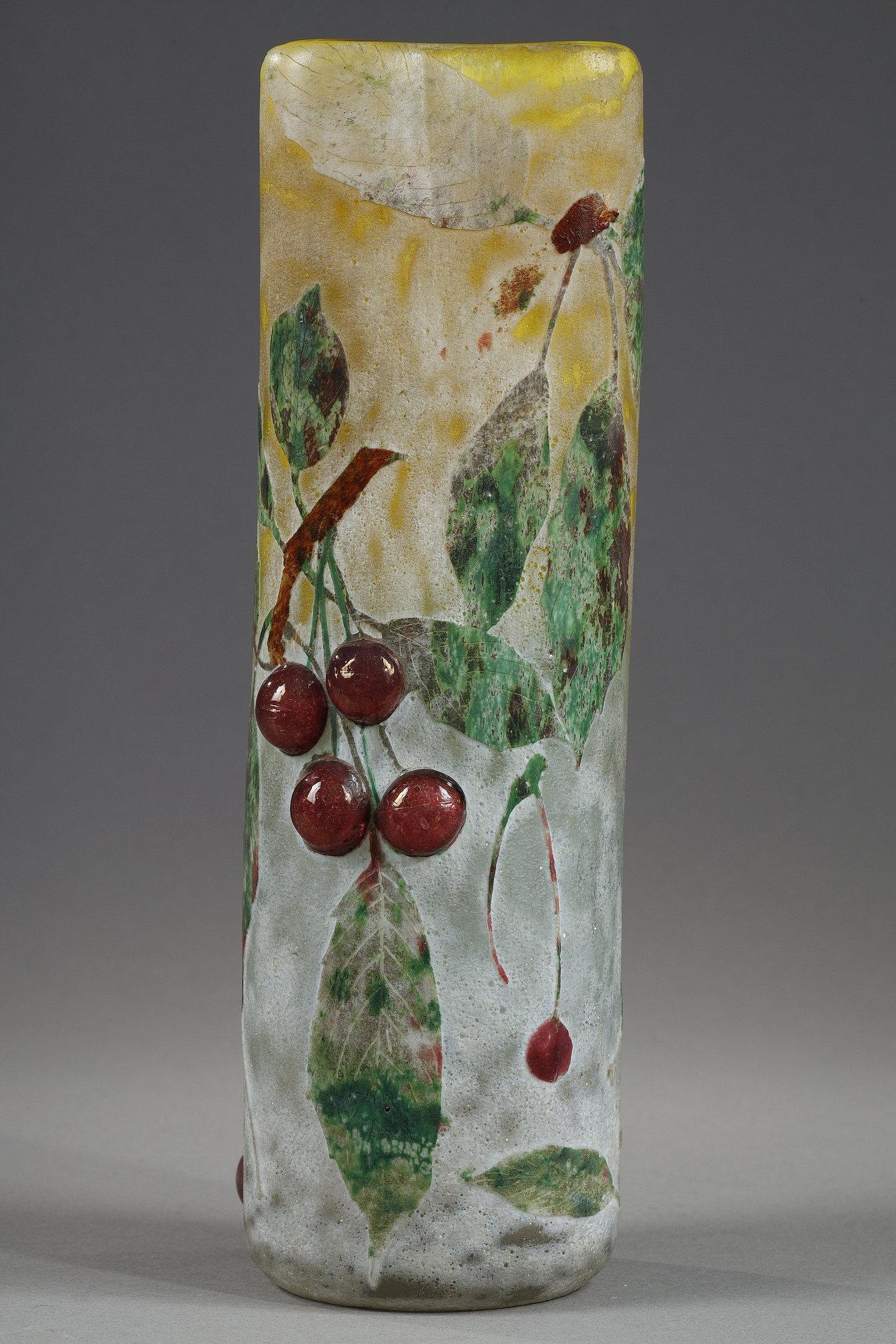Vase avec cerises en vente 5