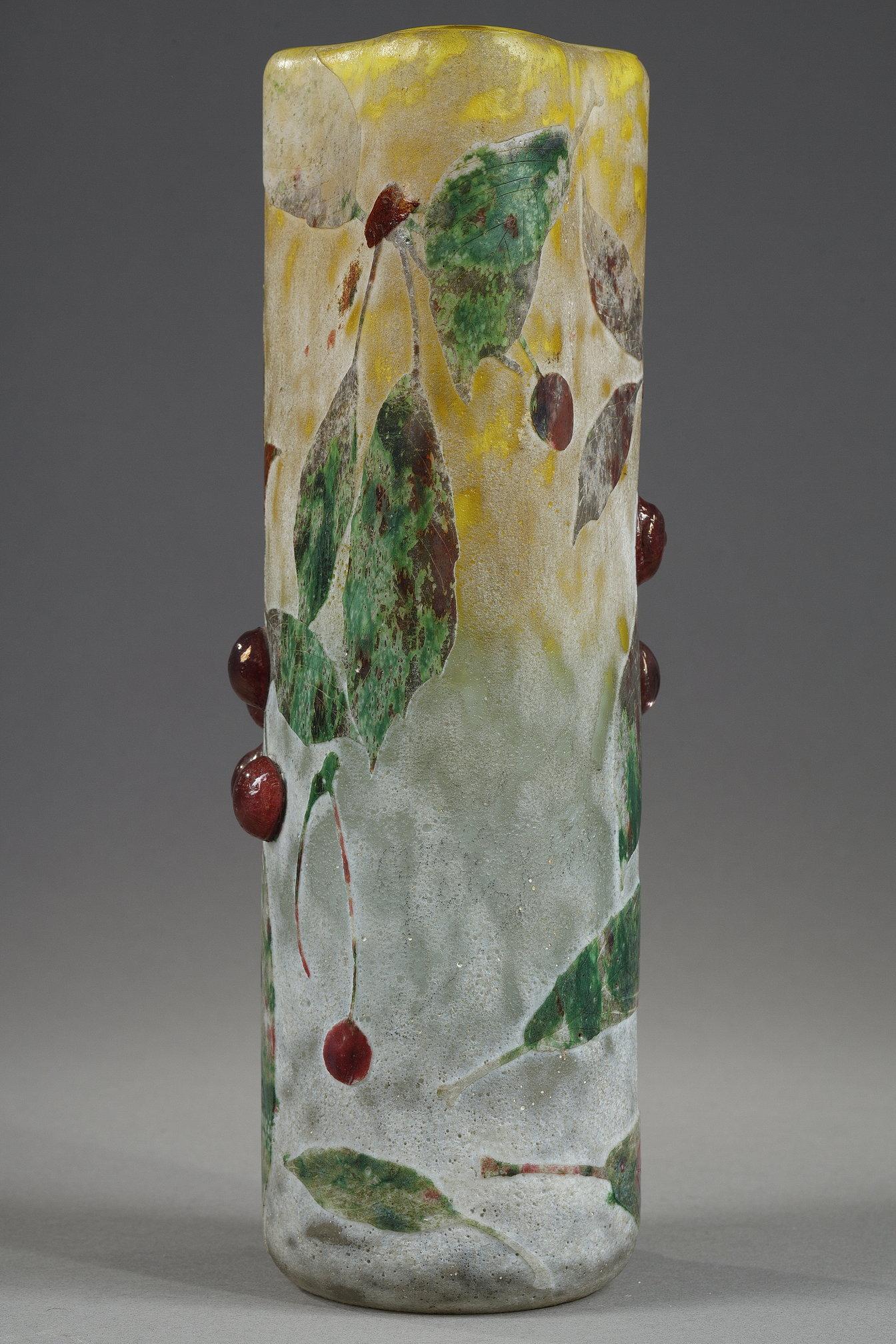 Vase avec cerises en vente 8