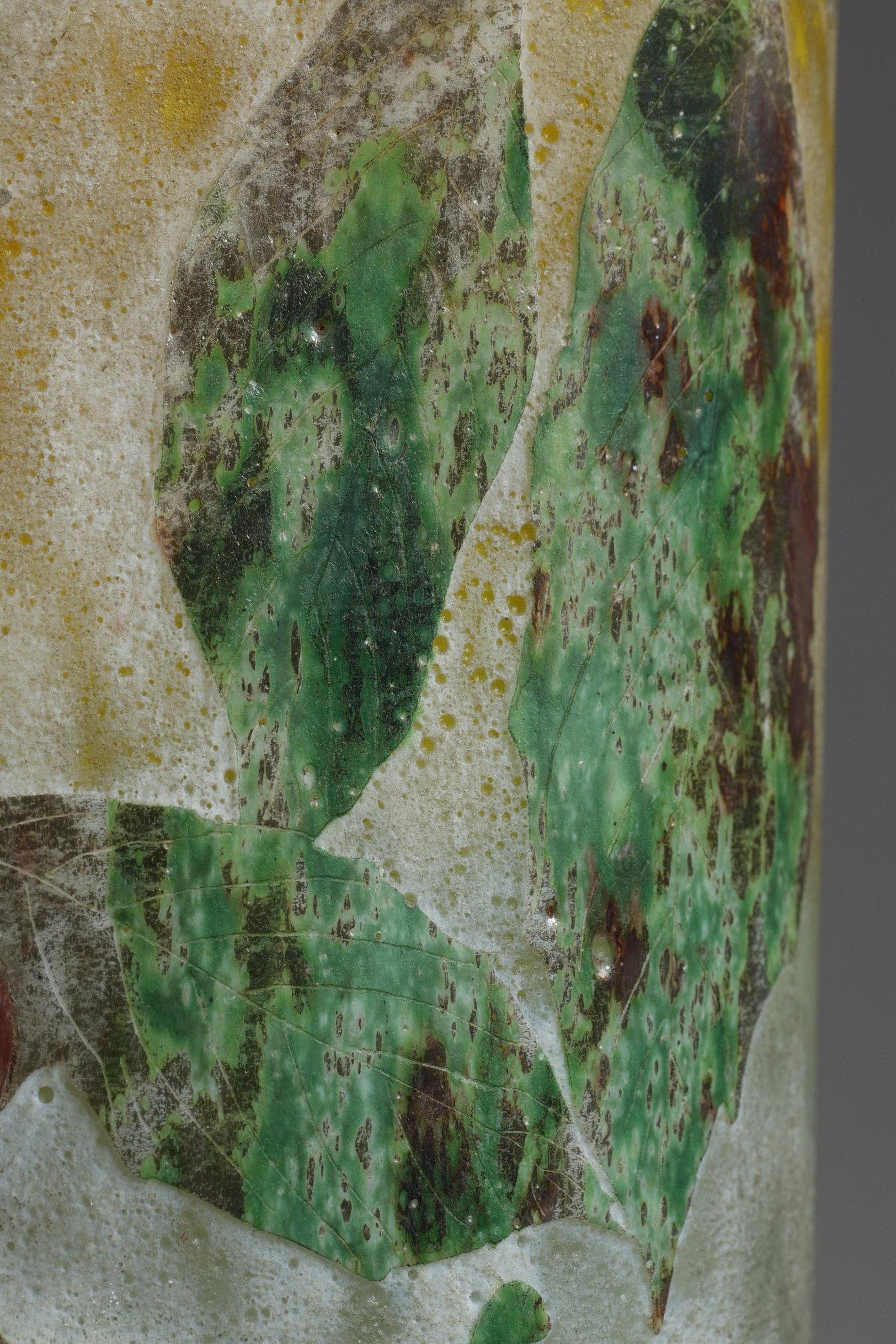 Vase avec cerises en vente 7