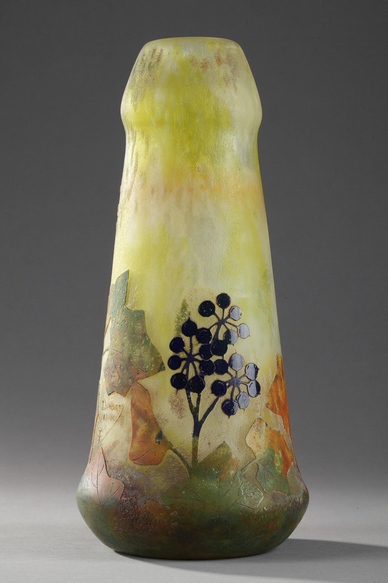 Vase à baies de lierre - Art nouveau Art par Daum