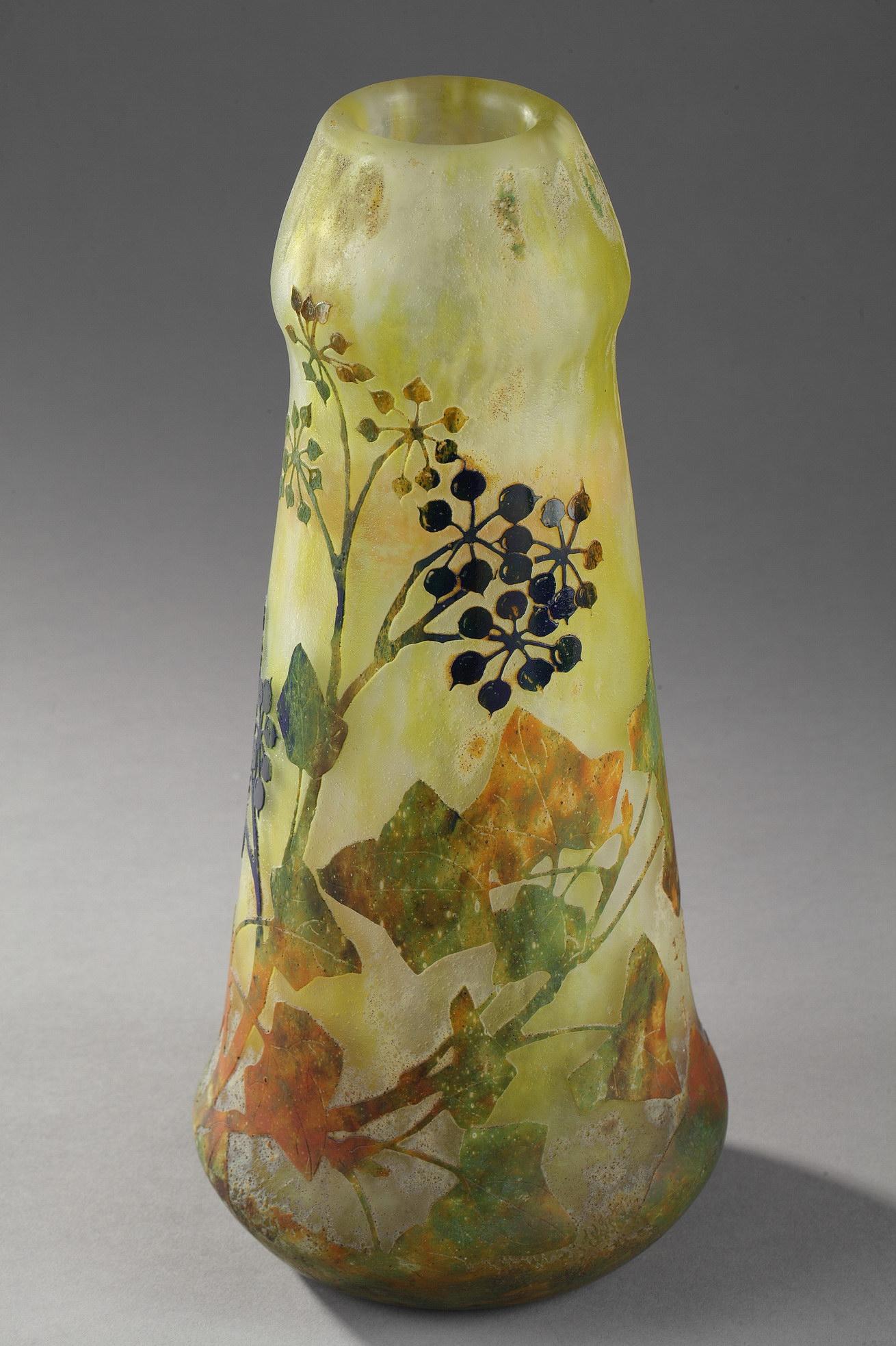 Vase à baies de lierre en vente 3