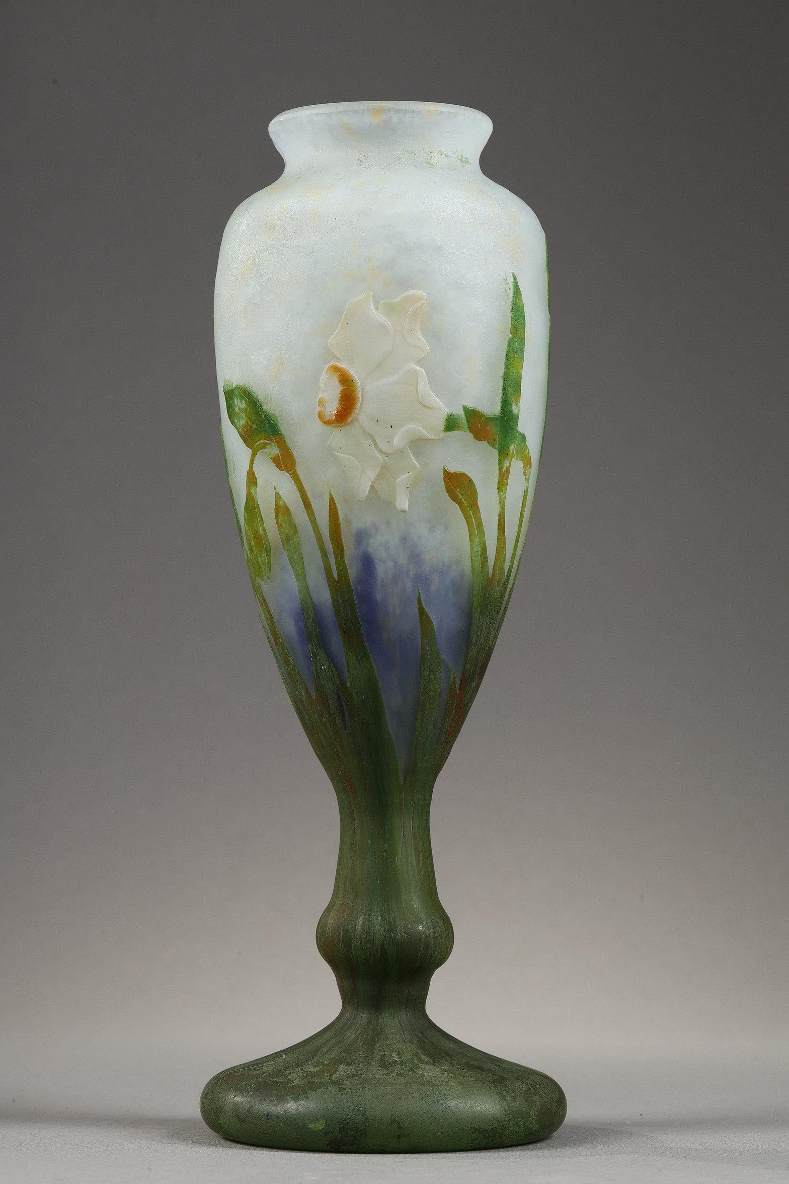 Vase with Narcissus - Art by Daum