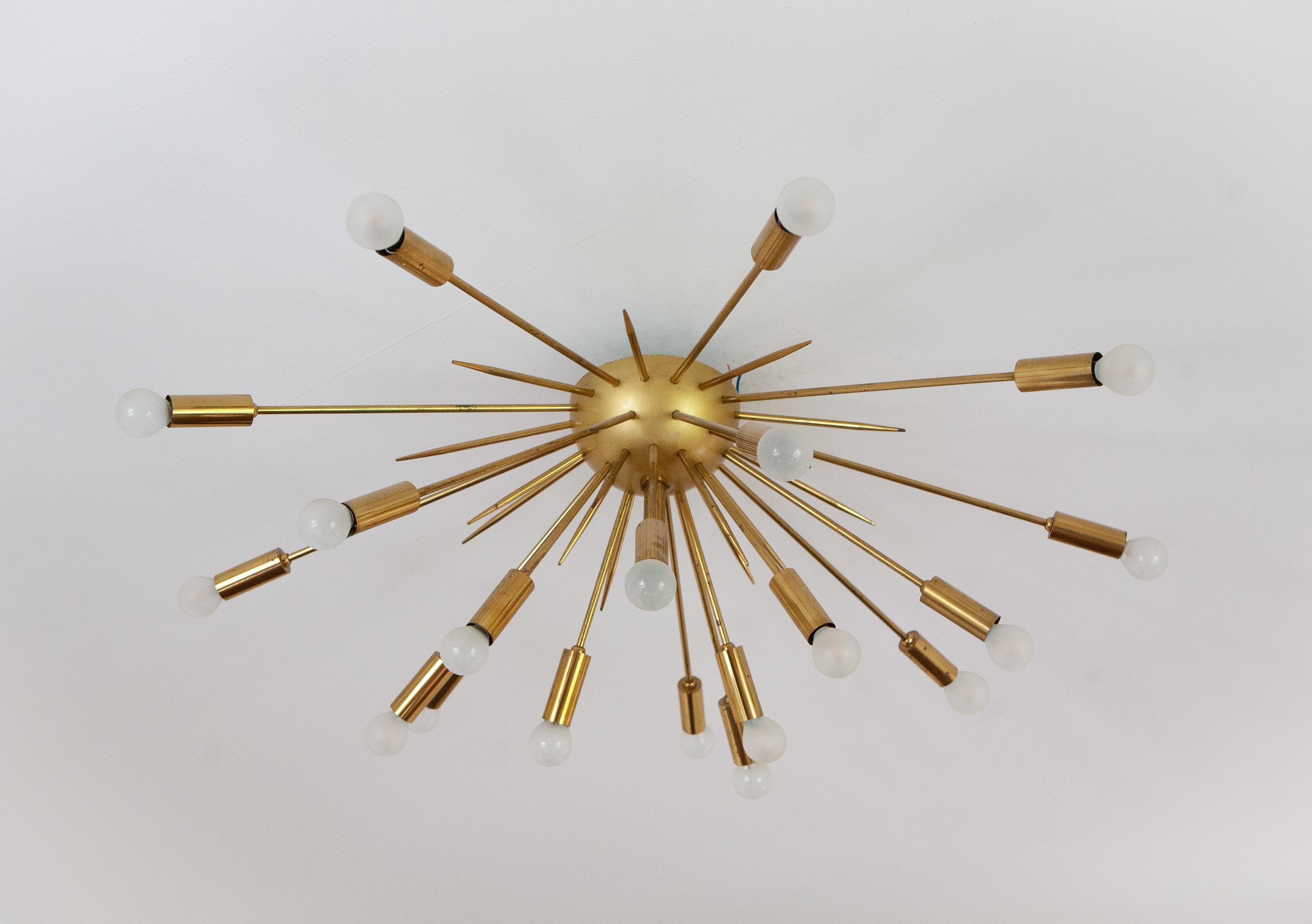 Stilnovo - 19-light brass Sputnik chandelier - 1950s - Art by Unknown