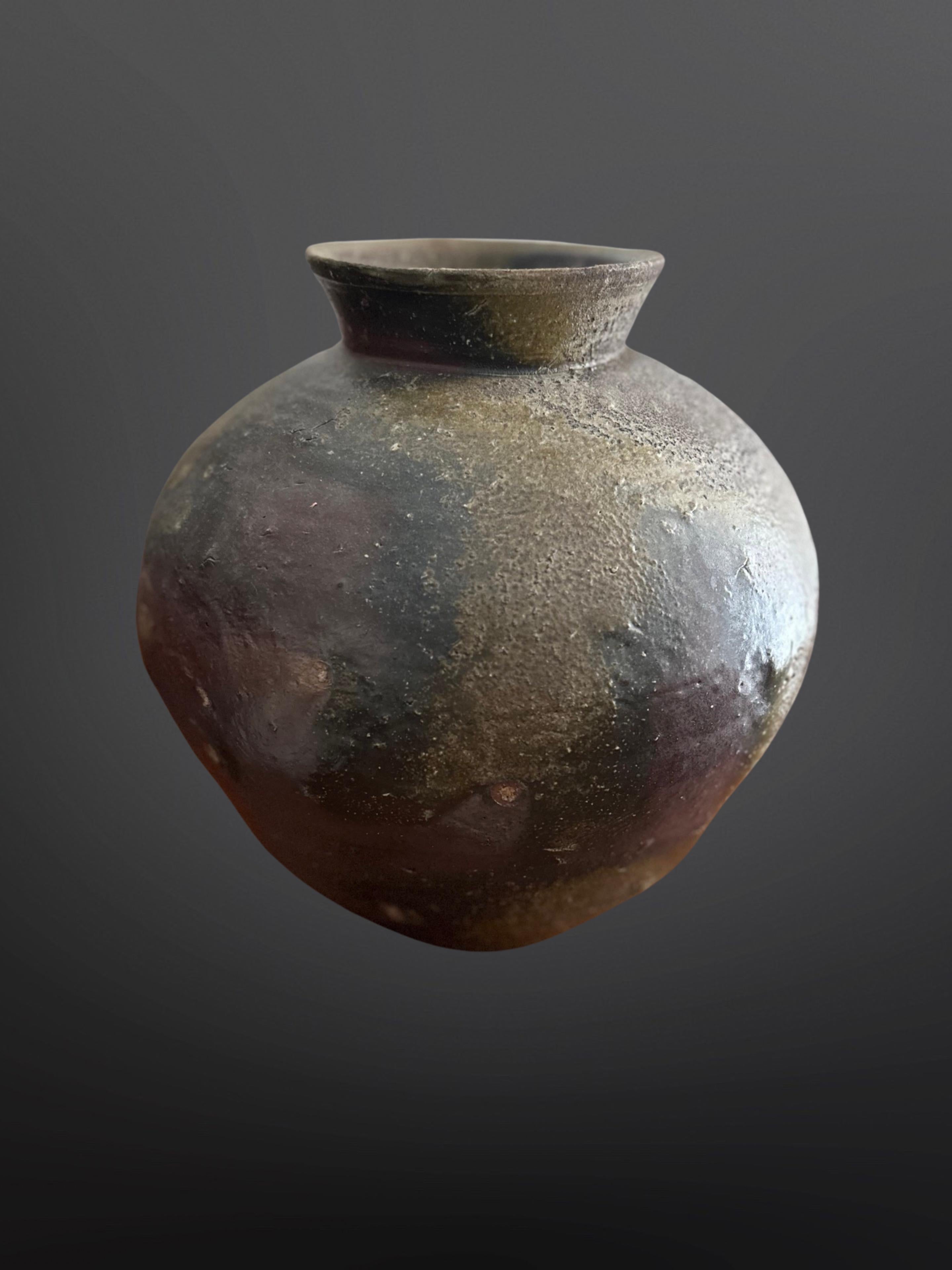 Bizen Ceramics Jar  - Art by Naoe KOIDE