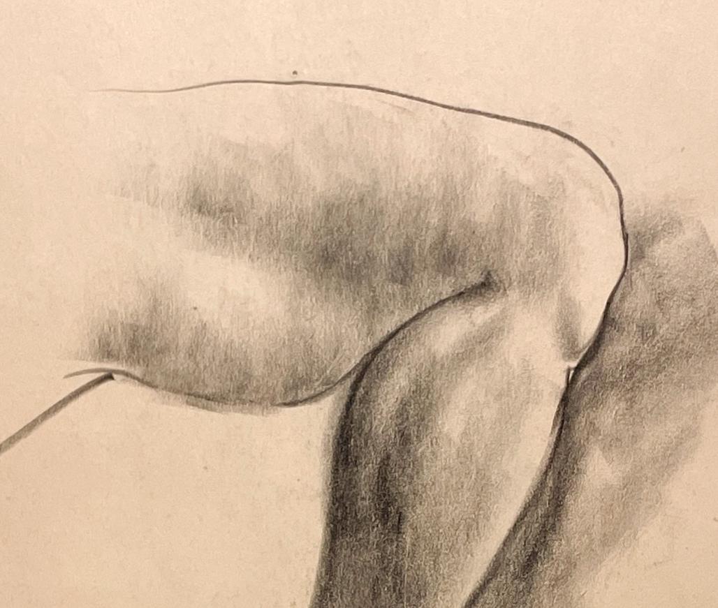Un raffinato e moderno studio accademico di figura anatomica degli anni '30 di un modello femminile seduto (gamba, ginocchio e piede) dell'artista di Chicago Harold Haydon (Am. 1909-1994).  Uno studio a carboncino dei primi anni '30, ben eseguito,
