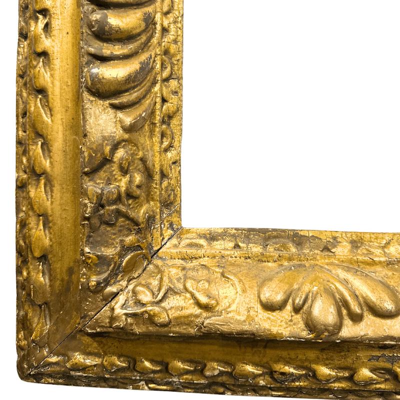 Italian 17th Century Antique Gilt Frame For Sale 3