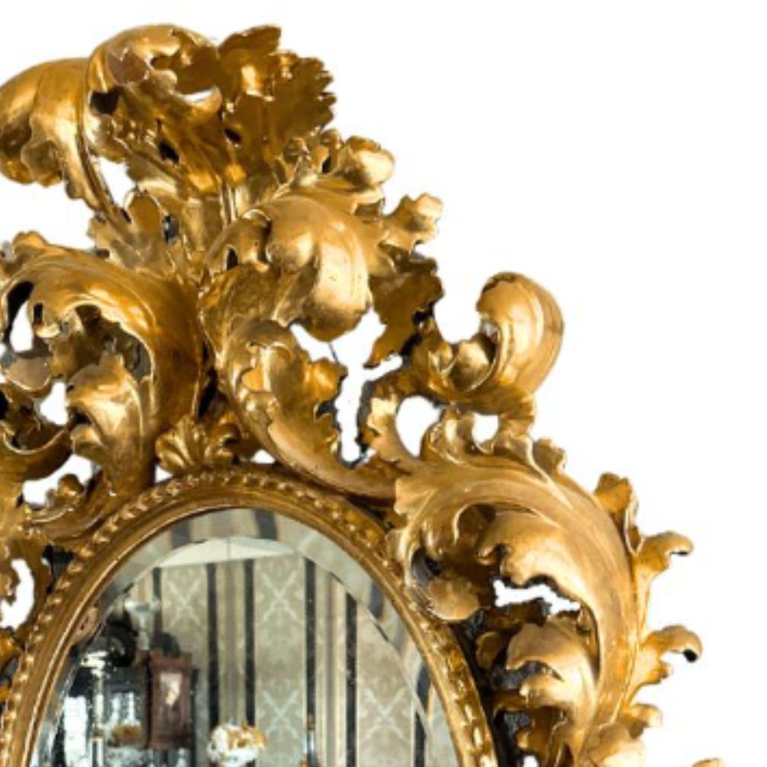 Ein Paar italienische geschnitzte vergoldete Wood Antique Frames um 1755 im Angebot 5