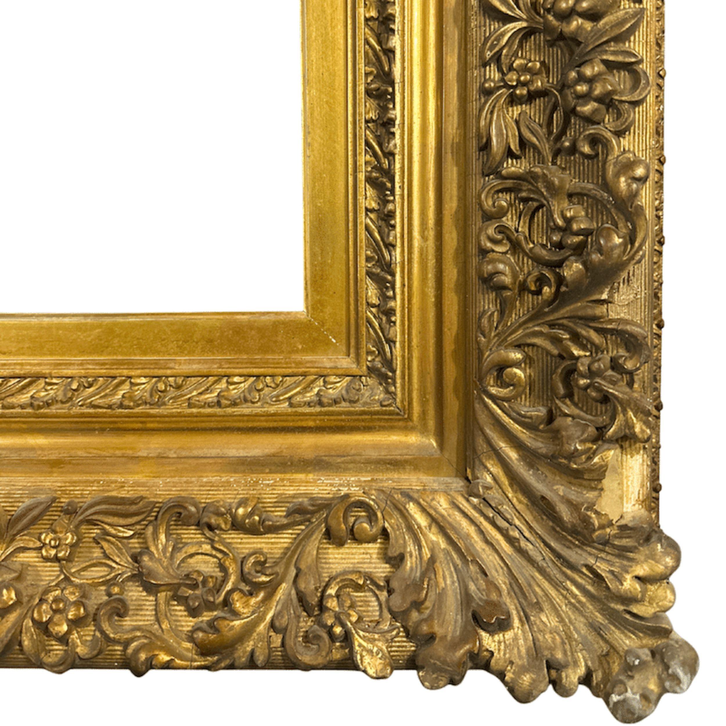 Marco Barbizon Antiguo del Siglo XVIII Tallado a Mano con Diseño Floral y de Acanto en venta 4