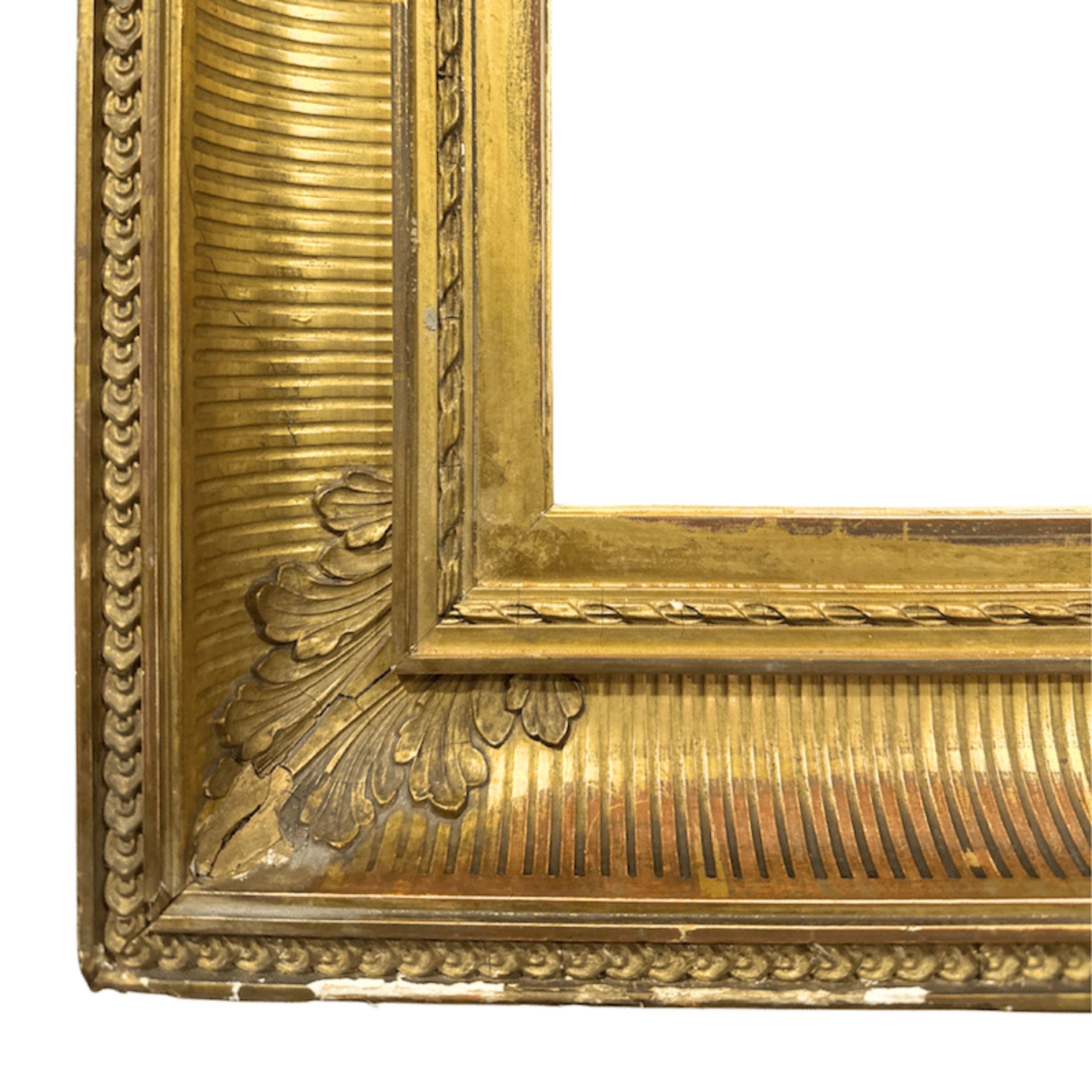 Este marco de madera dorada de la década de 1860, bello ejemplo conservado de la artesanía estadounidense de mediados del siglo XIX, refleja la elegancia clásica preferida por los pintores de la Escuela del Río Hudson. La superficie brilla con un