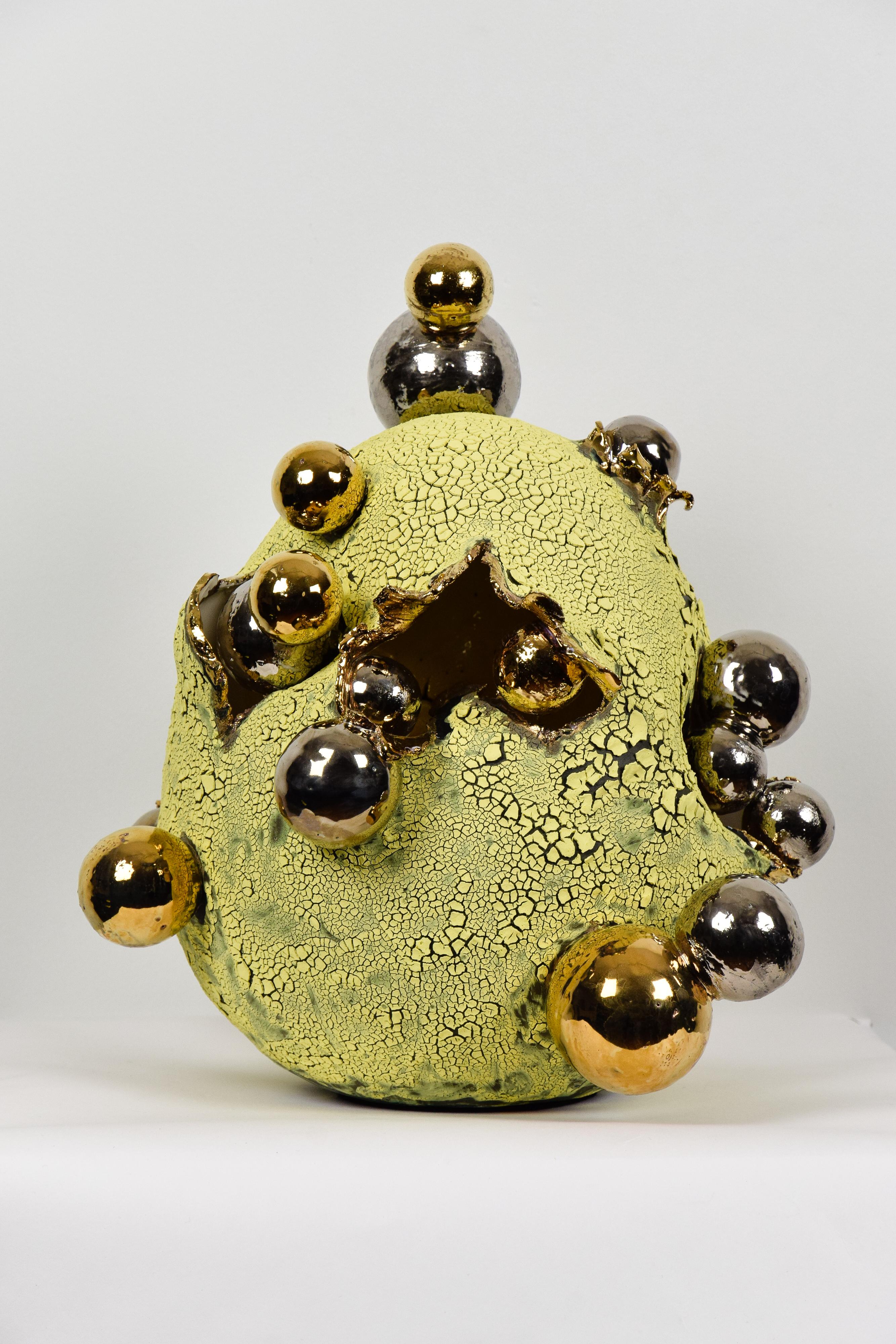 Sunny Side Up Egg von NAM TRAN - Keramik, Bildhauer, Contemporary, Ei – Sculpture von Nam Tran