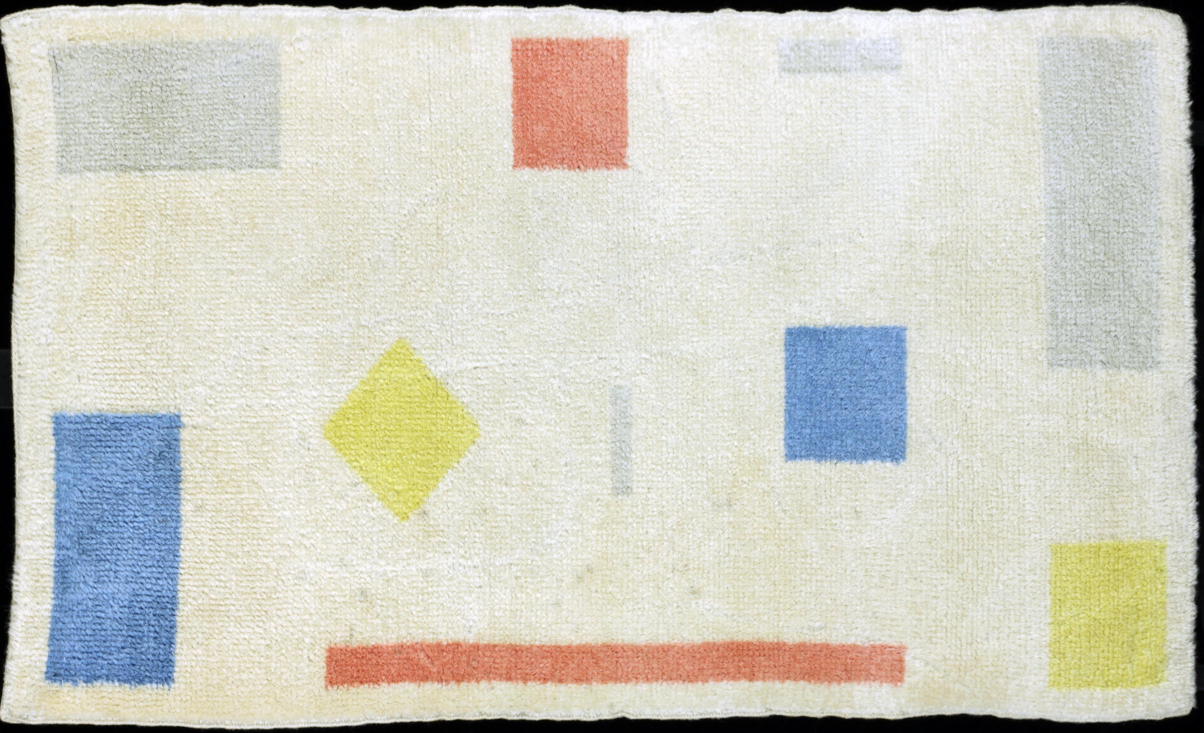 
 knotted tapestry by 'De Stijl' artist Bart van der Leck (1876-1958) with important provenance

Bart van der Leck, together with Piet Mondrian and Theo van Doesburg, is one of the founding members of the 'De Stijl' group in 1916-1917. At that time,