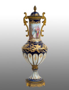 Vase ancien en porcelaine française Napoléon III de Sèvres 19ème siècle