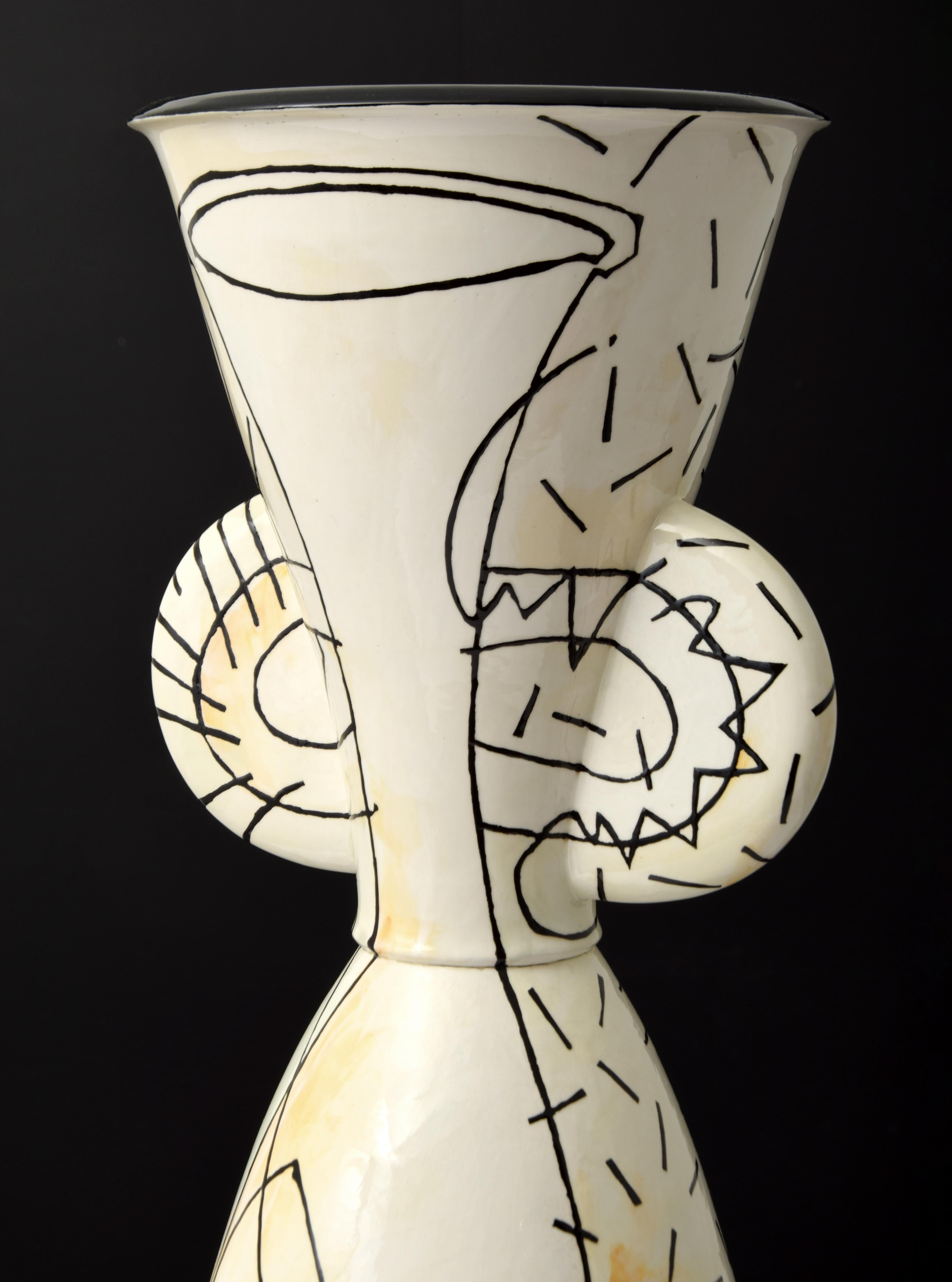 A Richard Dick HAY Vessel - Contemporain Art par Richard Dick Hay