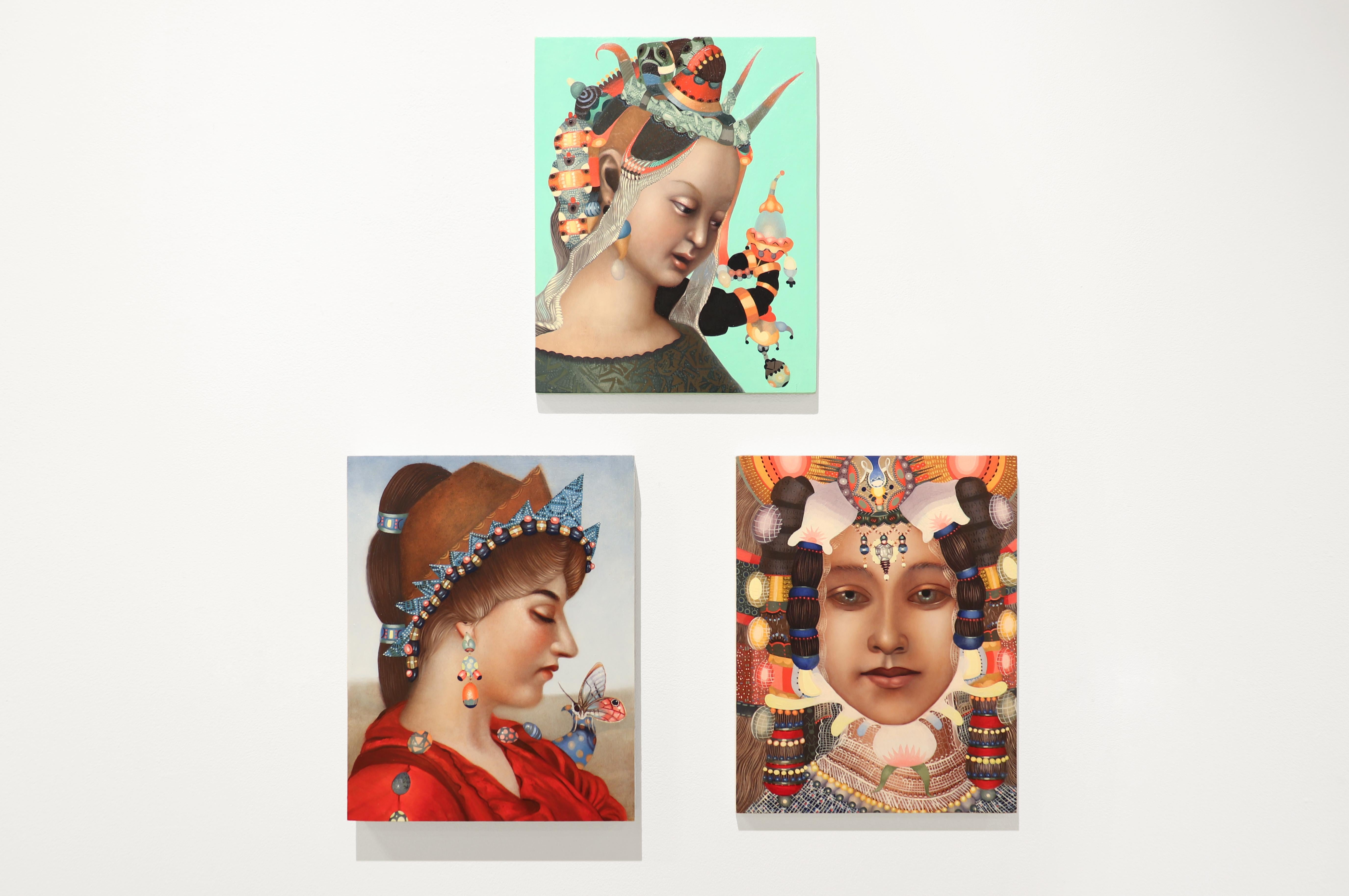 WOMAN #18 – zeitgenössisches Realismus / weibliches Porträt / Juwelen-Kopfschmuck im Angebot 3