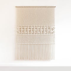 Wandteppich aus Faserkunst, Macrame-Wandbehang, WOVEN THROUGH TIME von TAMAR SAMPLONIUS