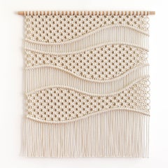 Suspension murale Macrame, tapisserie d'art fibre, ÉQUILIBRIUM de TAMAR SAMPLONIUS