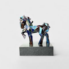 Cavallo geometrico multicolore.
