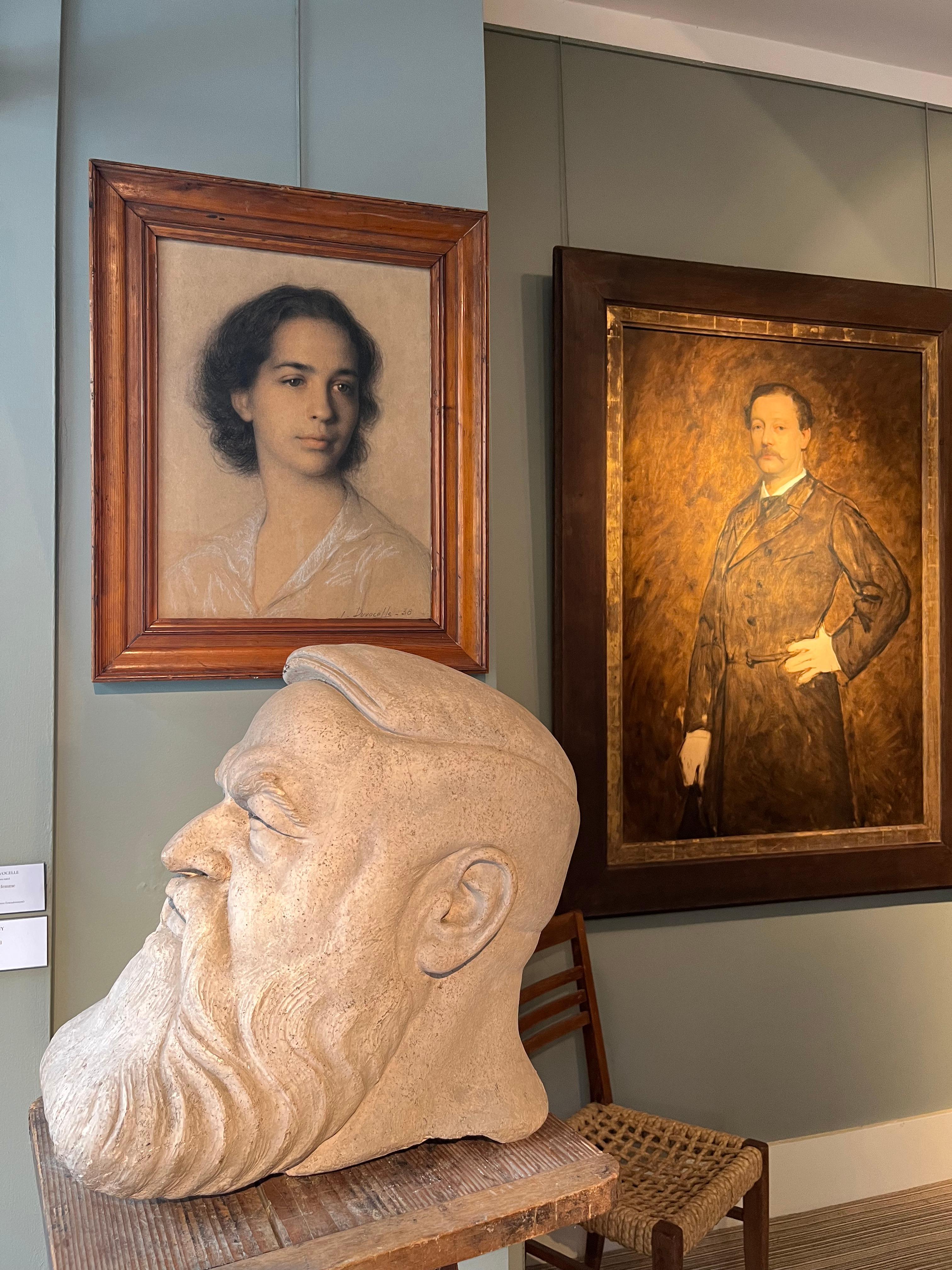 Portrait d'une jeune femme 1938 - Art de Julien Adolphe Duvocelle