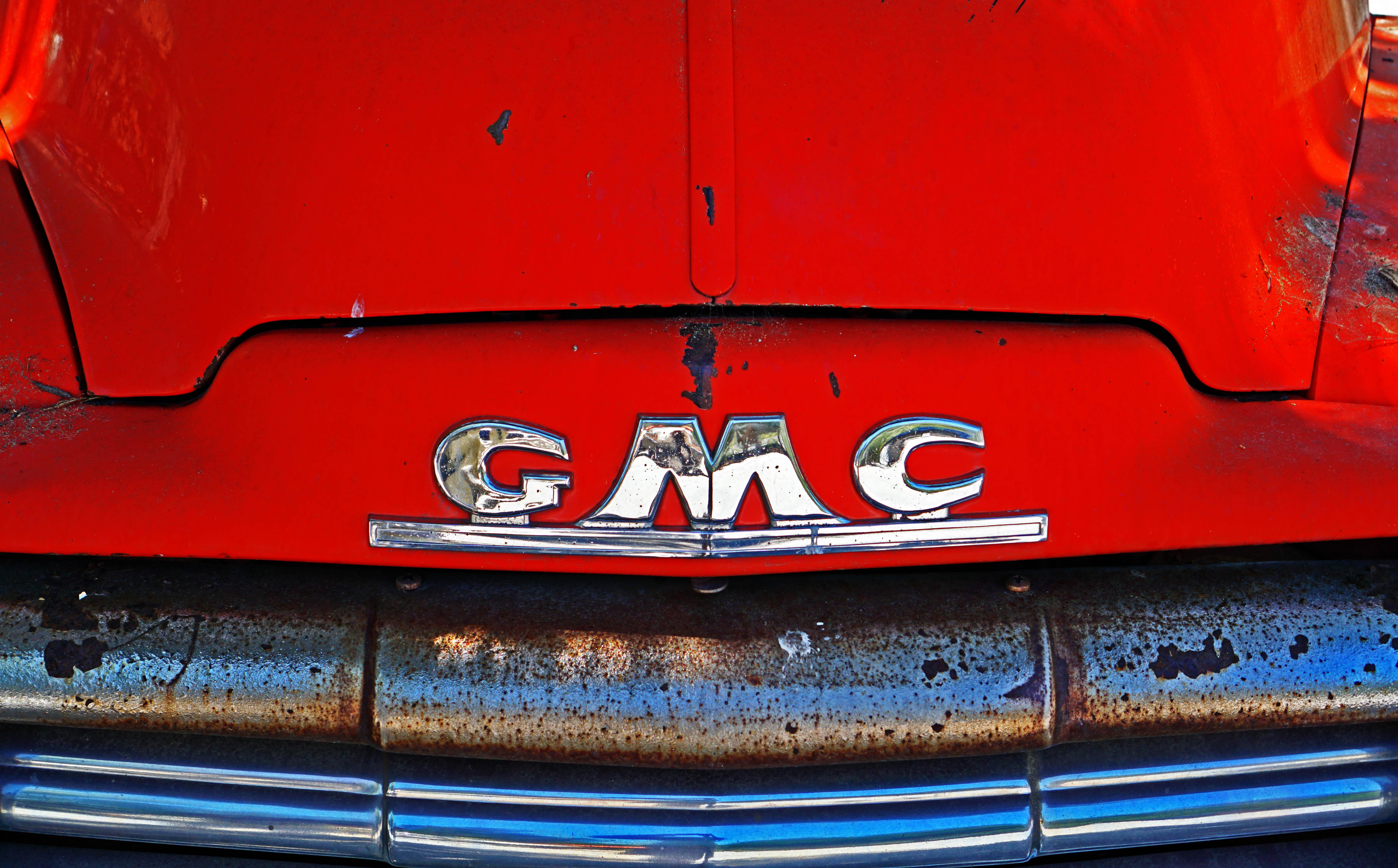 Roter GMC