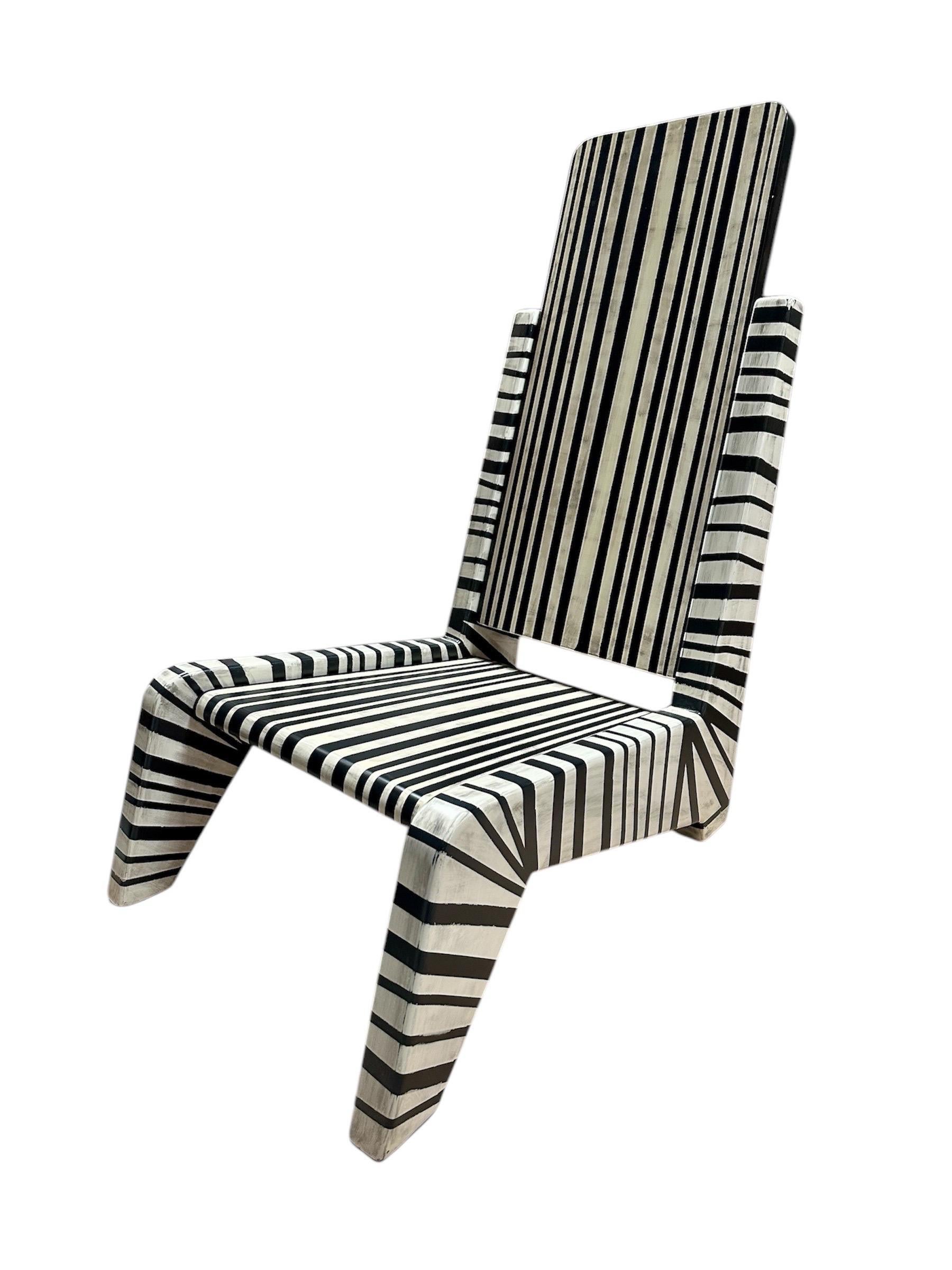 Chaise Zebra unique peinte à la main - Chaise de luxe moderne de Mahesh Sharma en vente 5